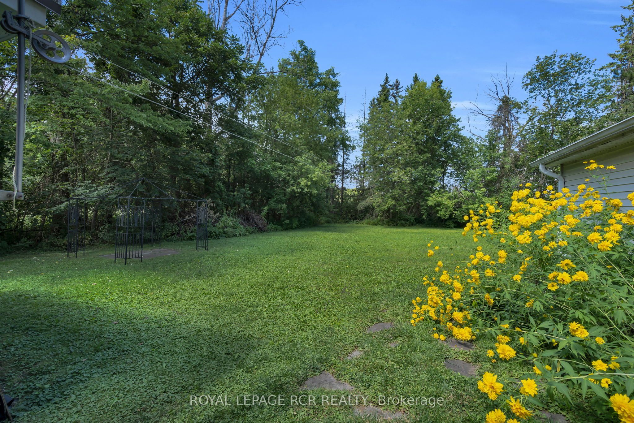 36 May Avenue, East Gwillimbury, ON L0G 1V0 photo 2