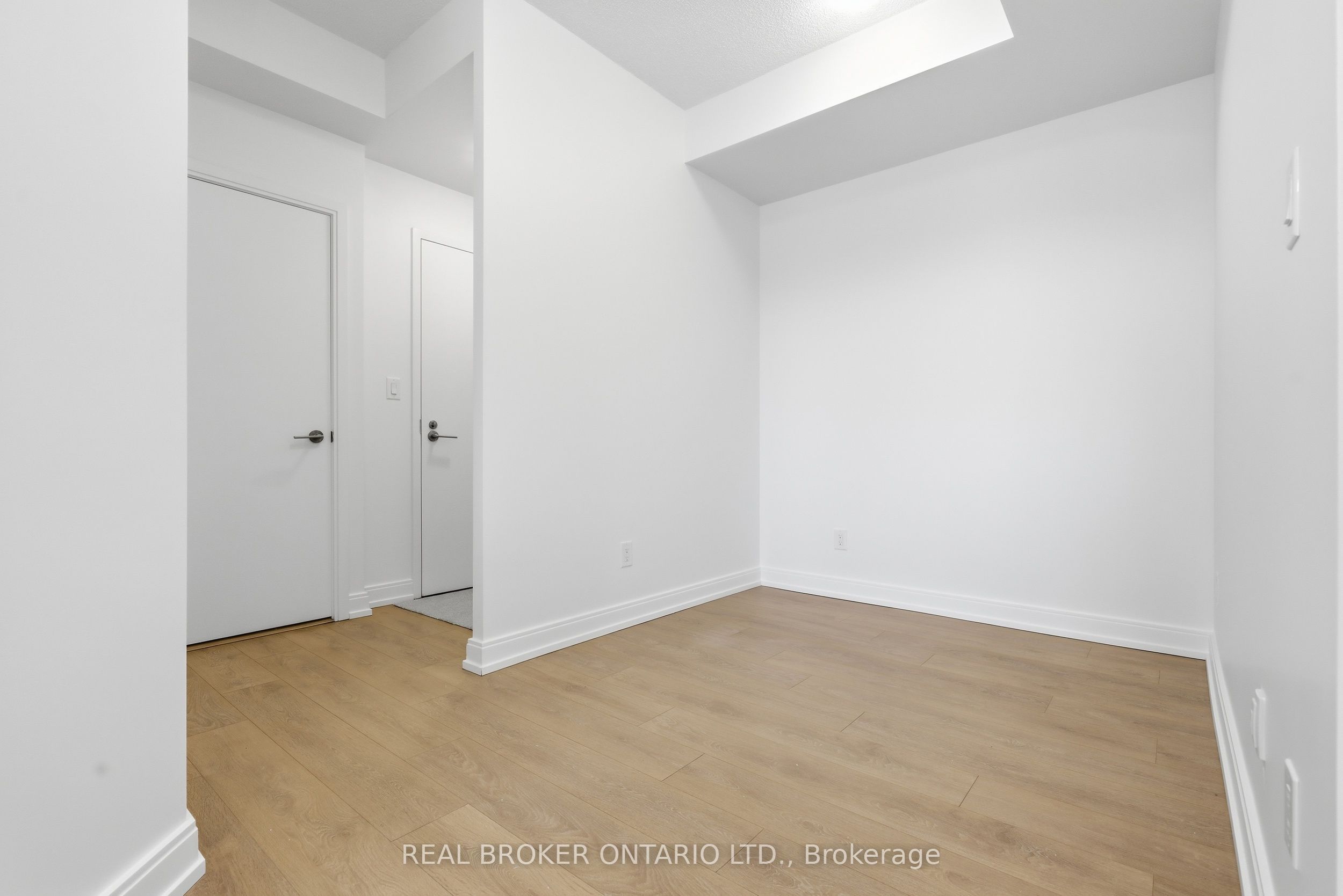 540 Bur Oak Avenue 307, Markham, ON L6C 0Y2 photo 4