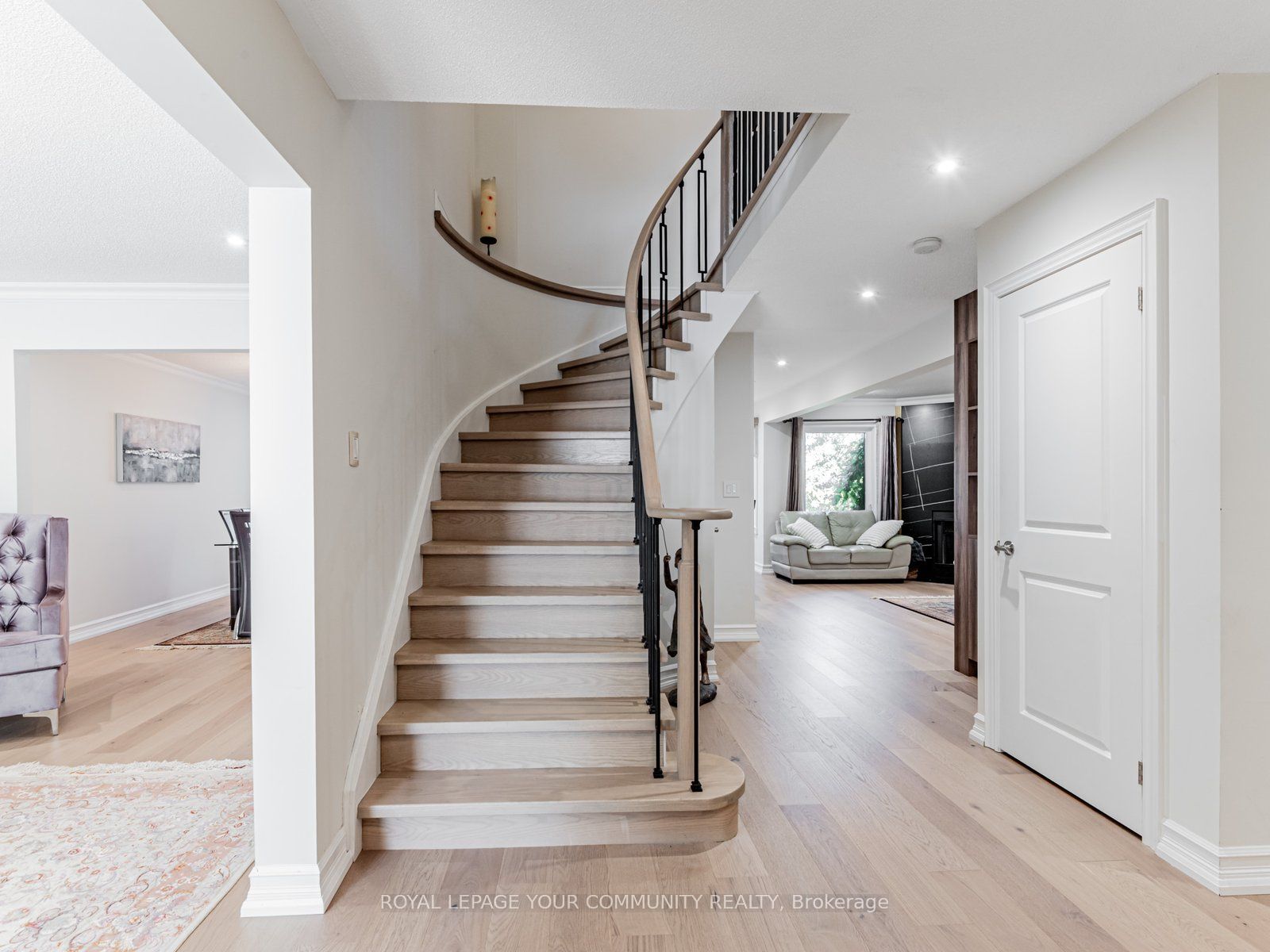 5 Mandel Crescent, Richmond Hill, ON L4C 9Z7 photo 4