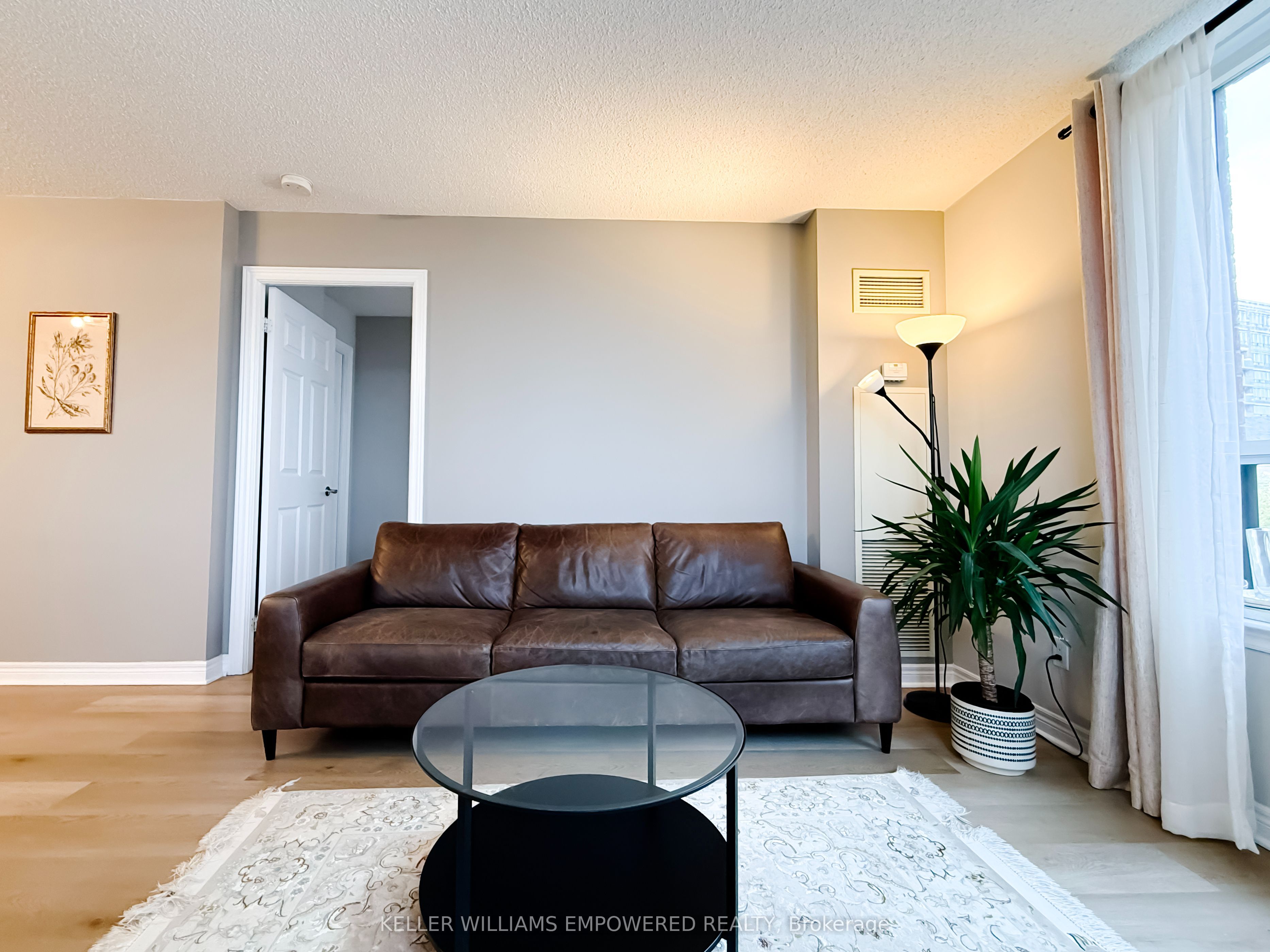 51 Times Avenue 302, Markham, ON L3T 7X7 photo 3