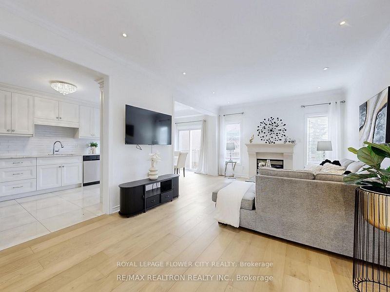 60 Colombo Crescent Main, Vaughan, ON L6A 0A3 photo 3