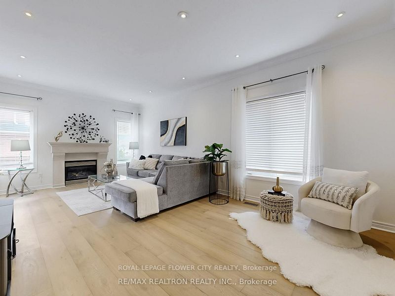 60 Colombo Crescent Main, Vaughan, ON L6A 0A3 photo 4