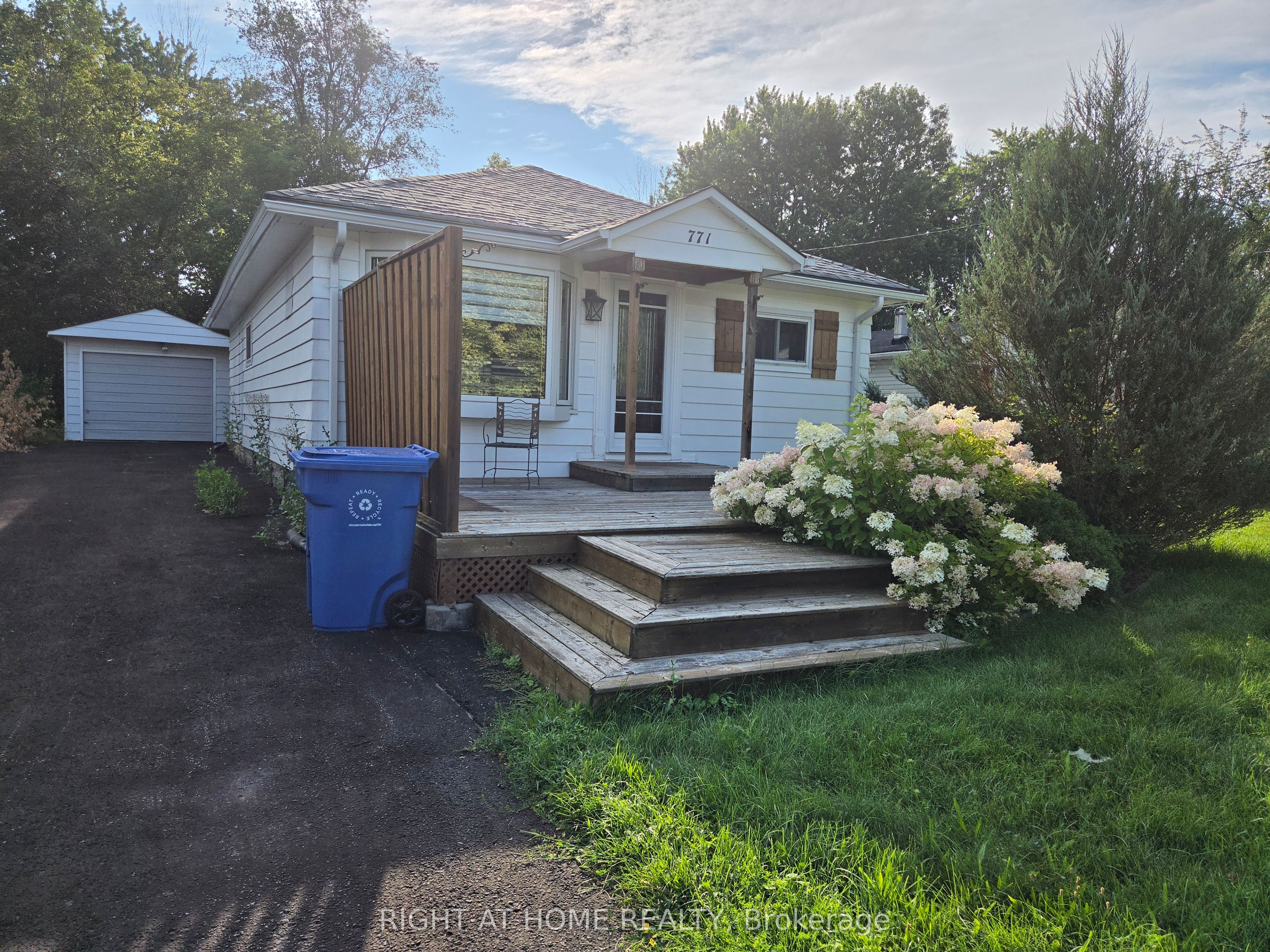 771 Third Avenue, Georgina, ON L0E 1S0 photo 2