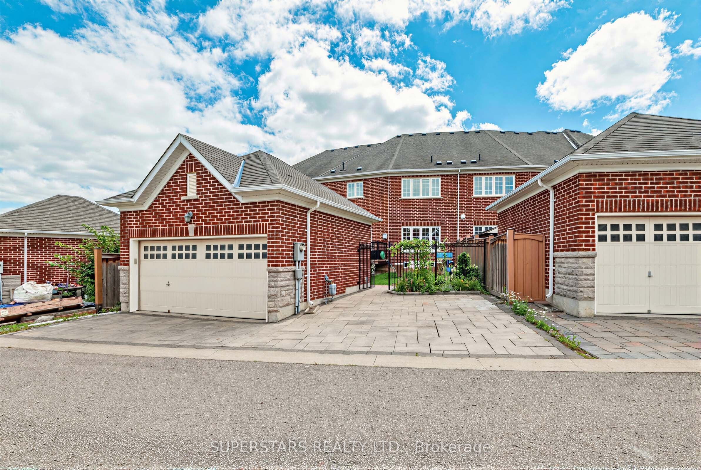 239 Angus Glen Boulevard, Markham, ON L6C 0K1 photo 2