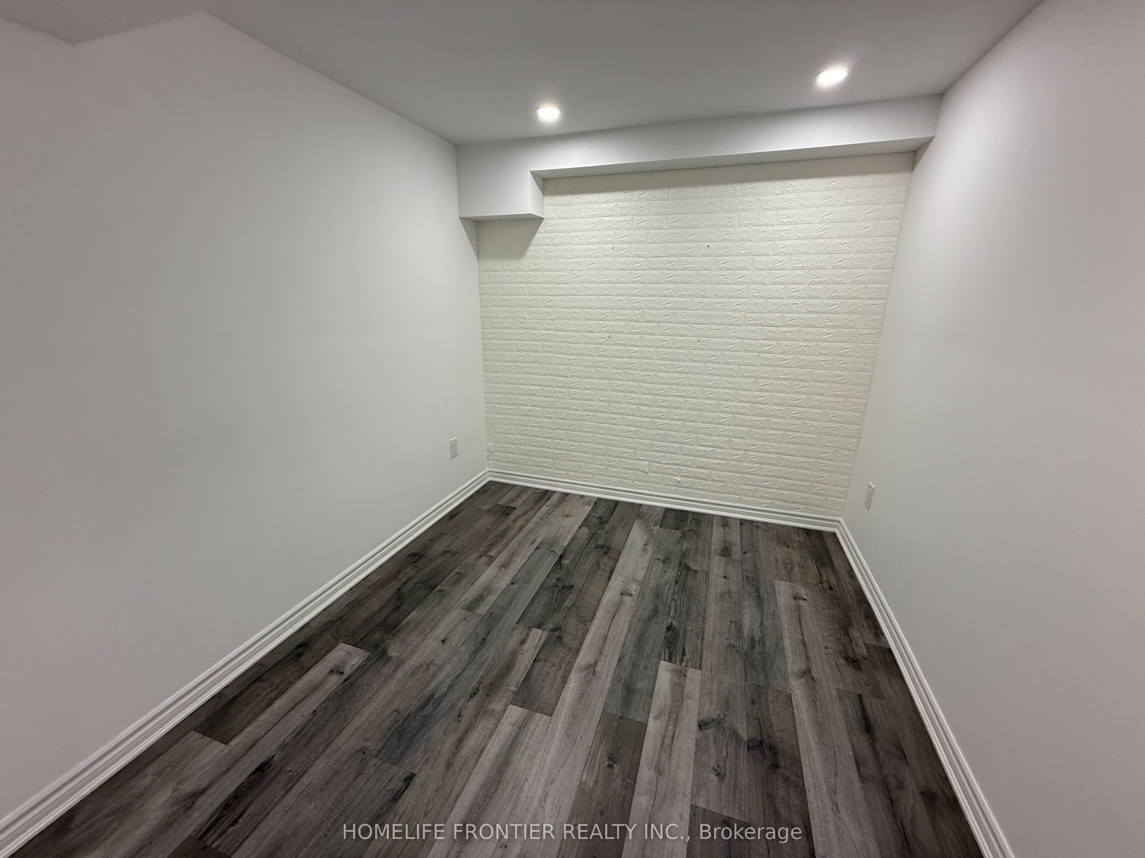 586 Sweetwater Crescent BASEMENT, Newmarket, ON L3X 1C1 photo 3