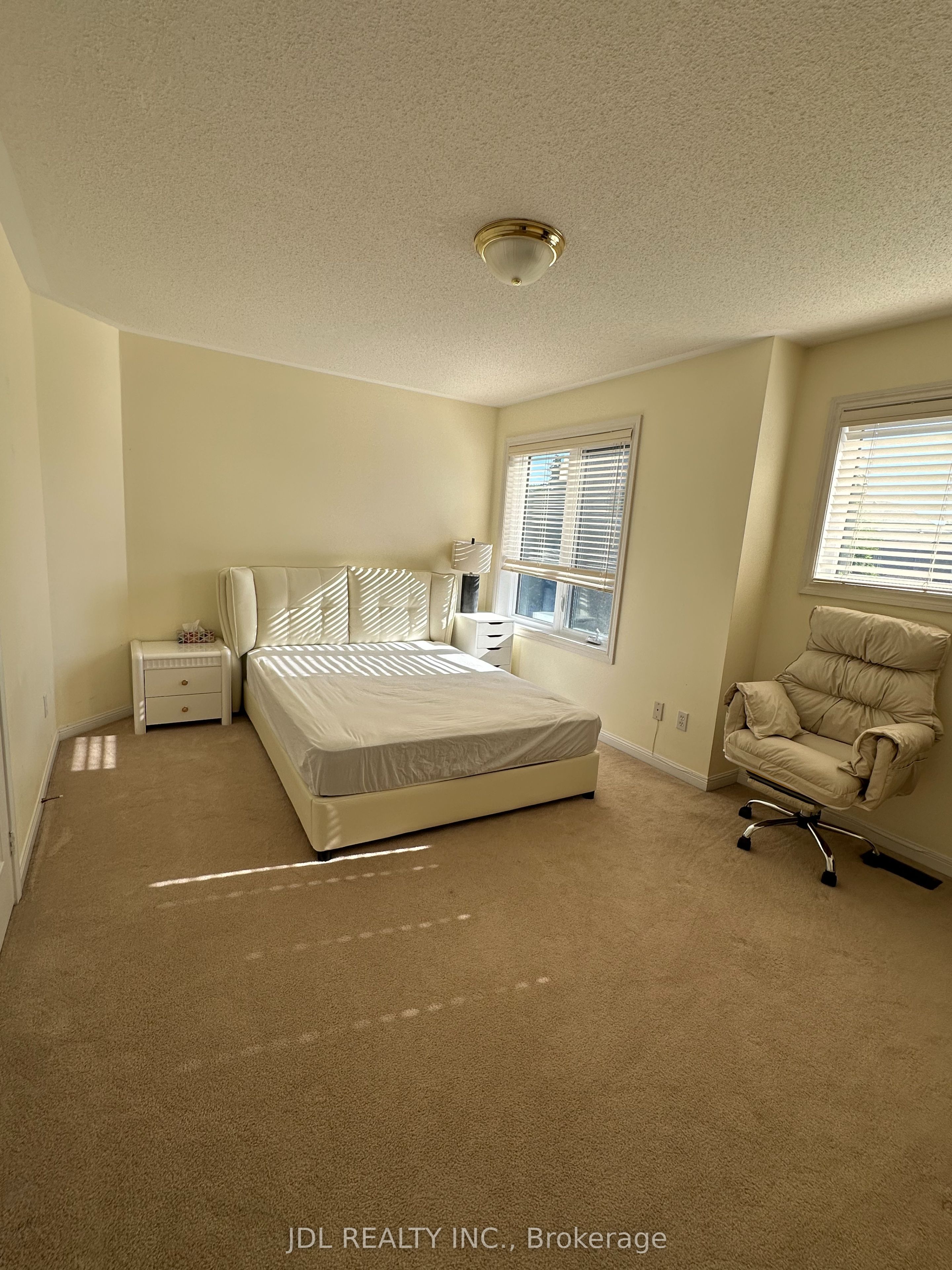 30 Baintree Street Rm1, Markham, ON L6E 1G7