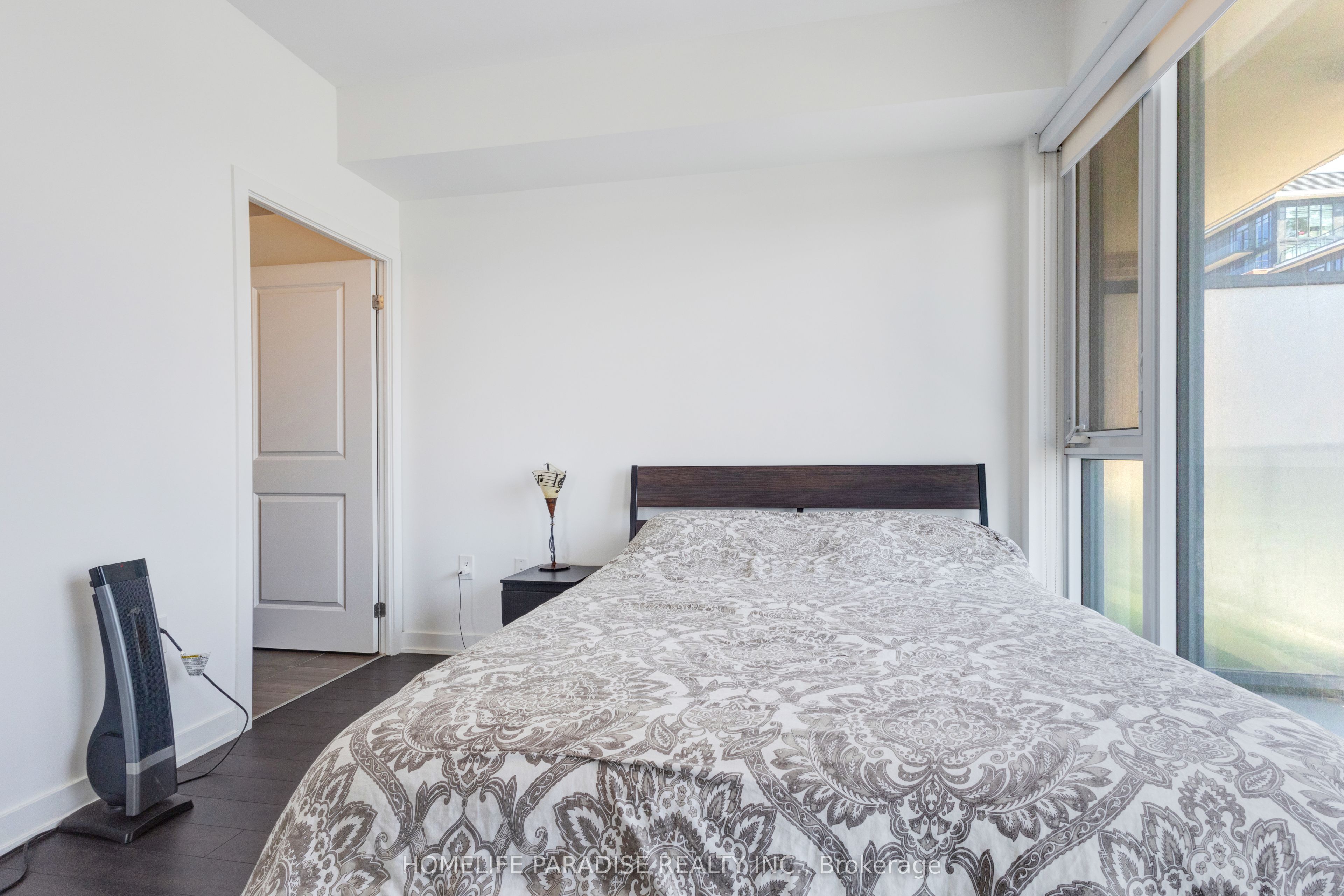 100 Eagle Rock Way 319, Vaughan, ON L6A 5B9 photo 5