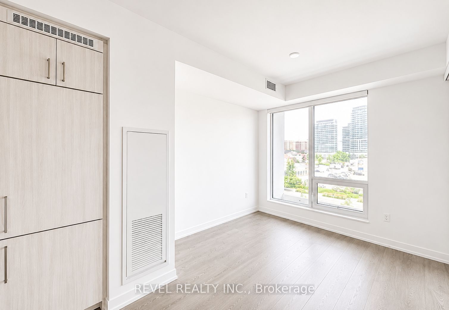8868 Yonge Street 315E, Richmond Hill, ON L4C 0T4 photo 4