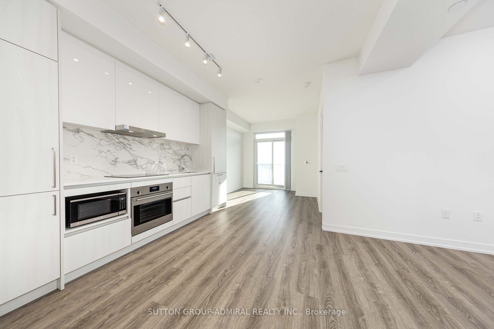 195 COMMERCE Street 4210, Vaughan, ON L4K 0P9 photo 2