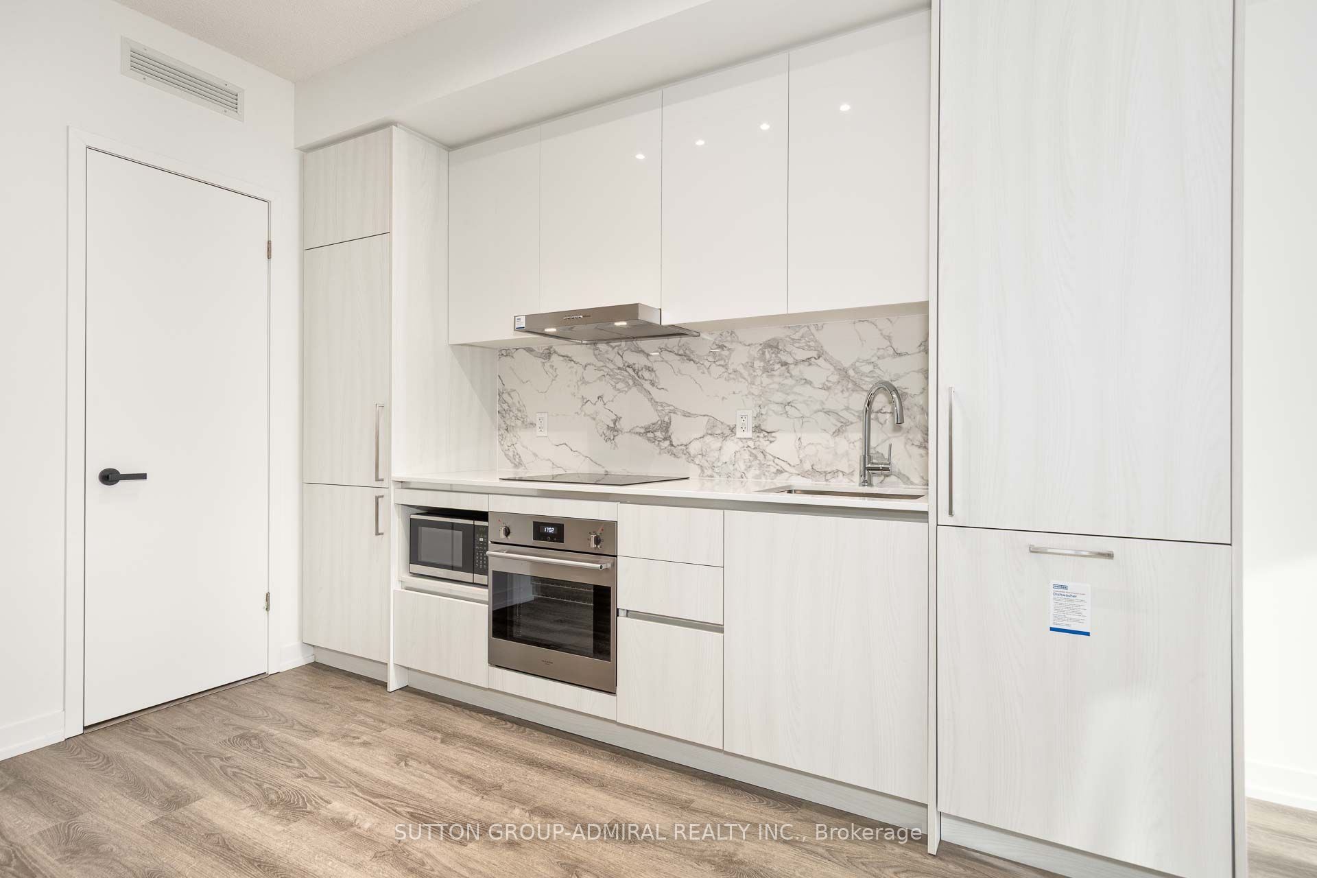195 COMMERCE Street 4210, Vaughan, ON L4K 0P9 photo 3