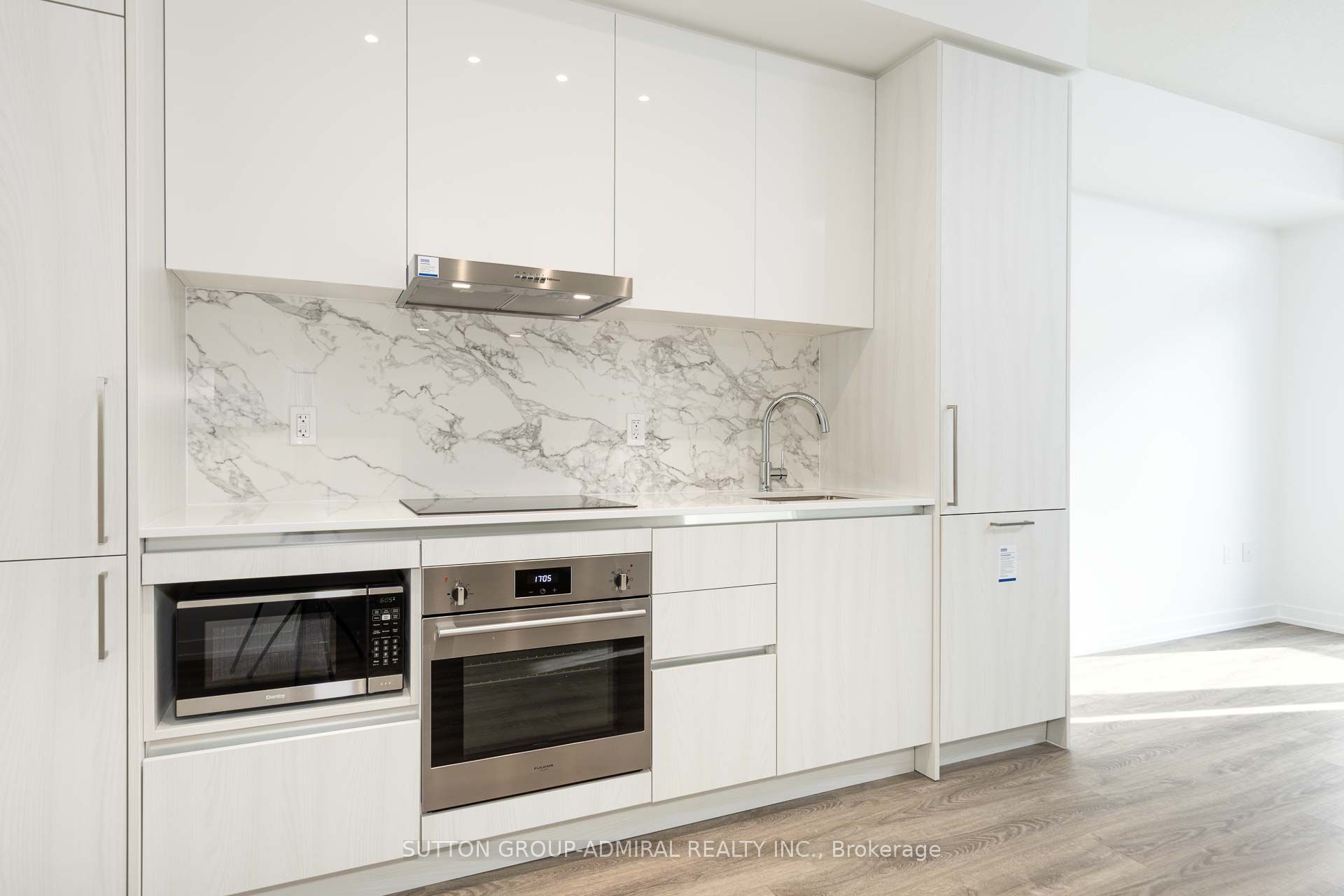 195 COMMERCE Street 4210, Vaughan, ON L4K 0P9 photo 4