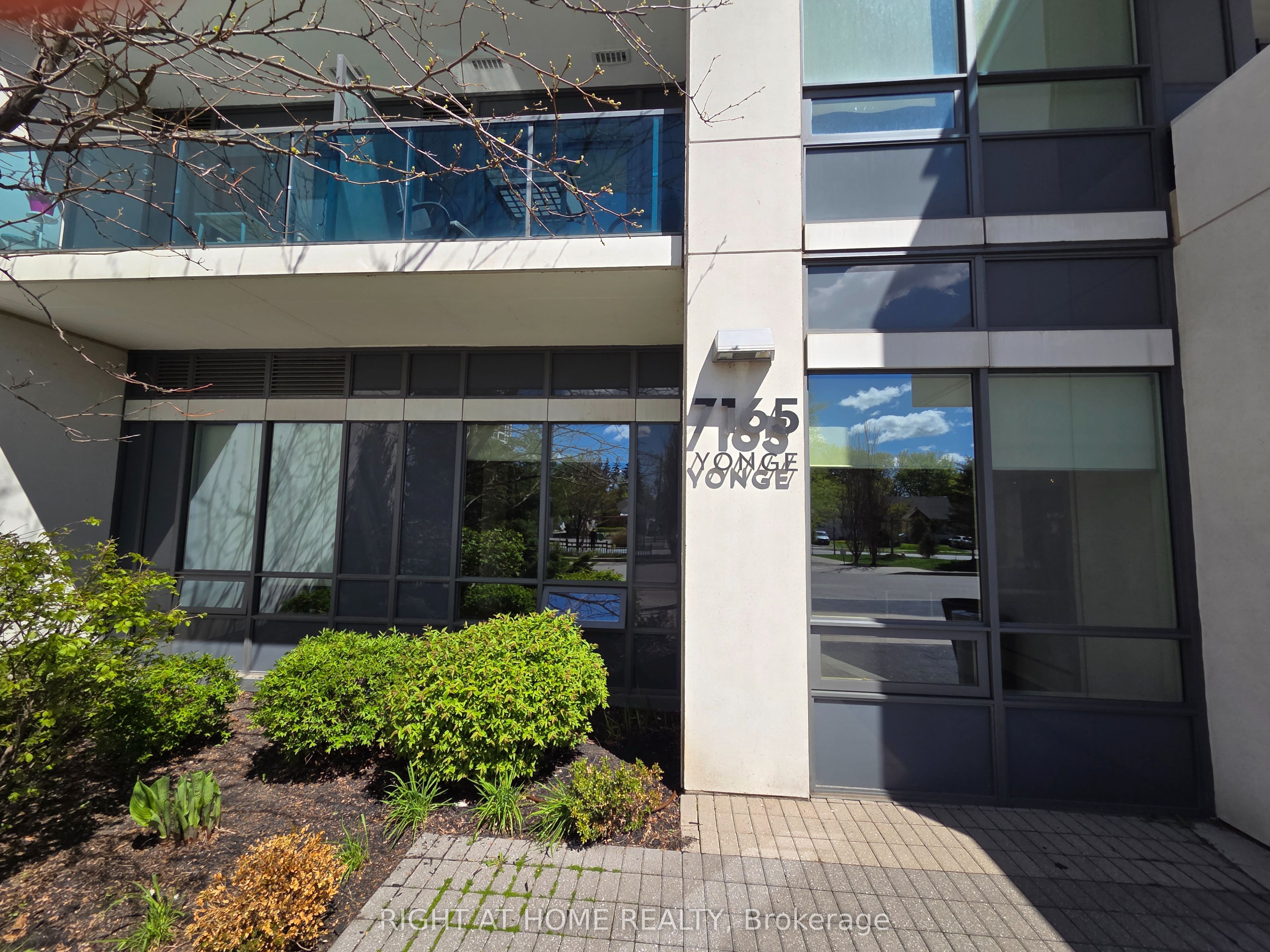 7165 Yonge Street 1406, Markham, ON L3T 0C9 photo 4