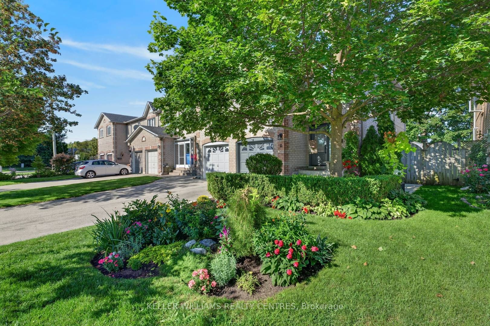 12 Lancaster Court, Georgina, ON L4P 4A1 photo 2