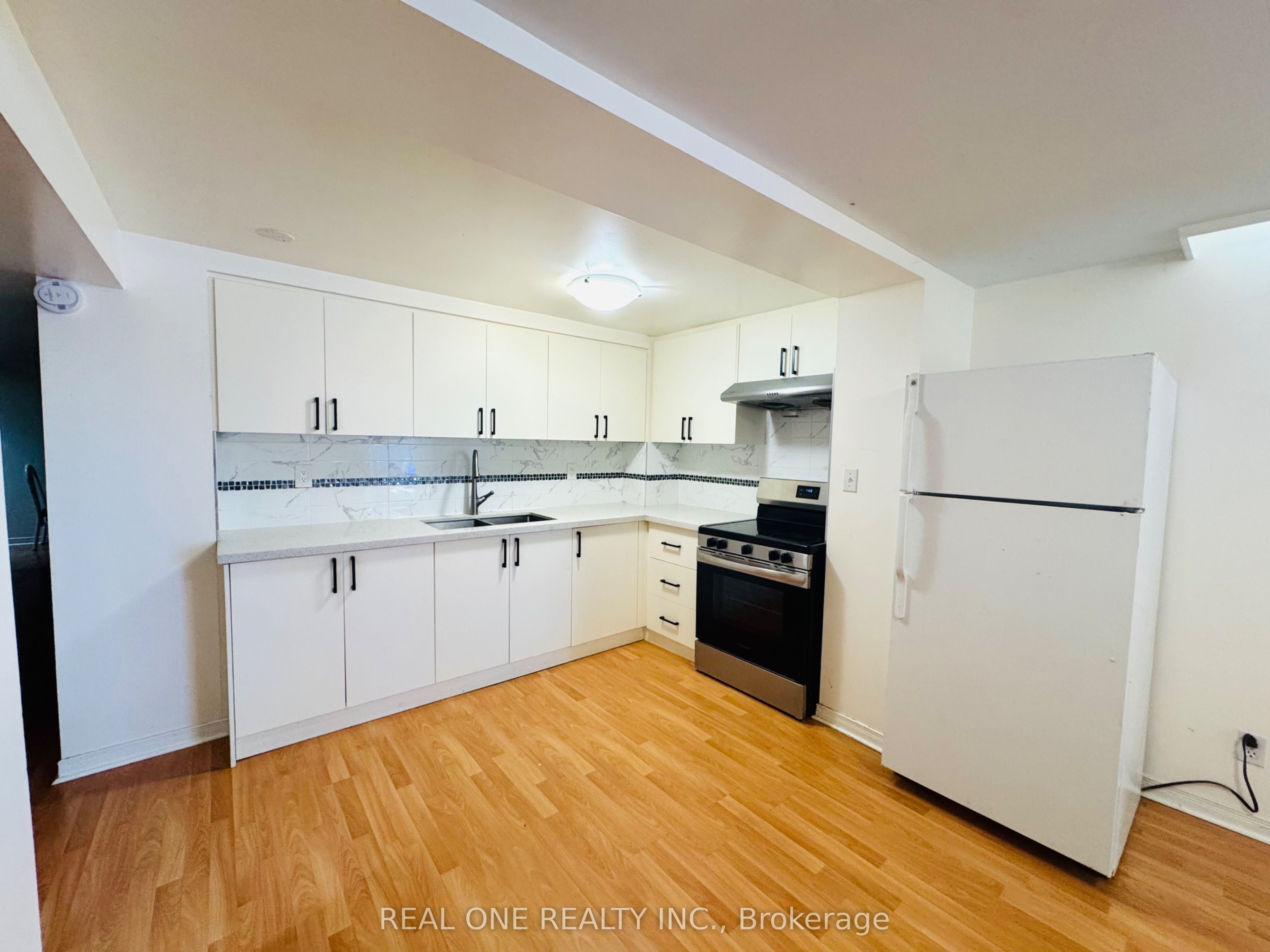 50 Laguna Crescent Basement, Markham, ON L3S 3G6 photo 2