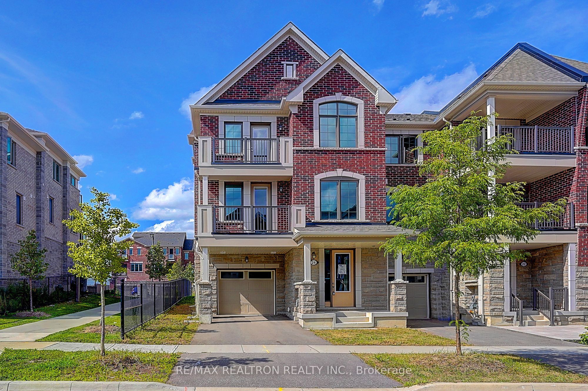 24 Thomas Frisby Jr Crescent, Markham, ON L6C 3L2