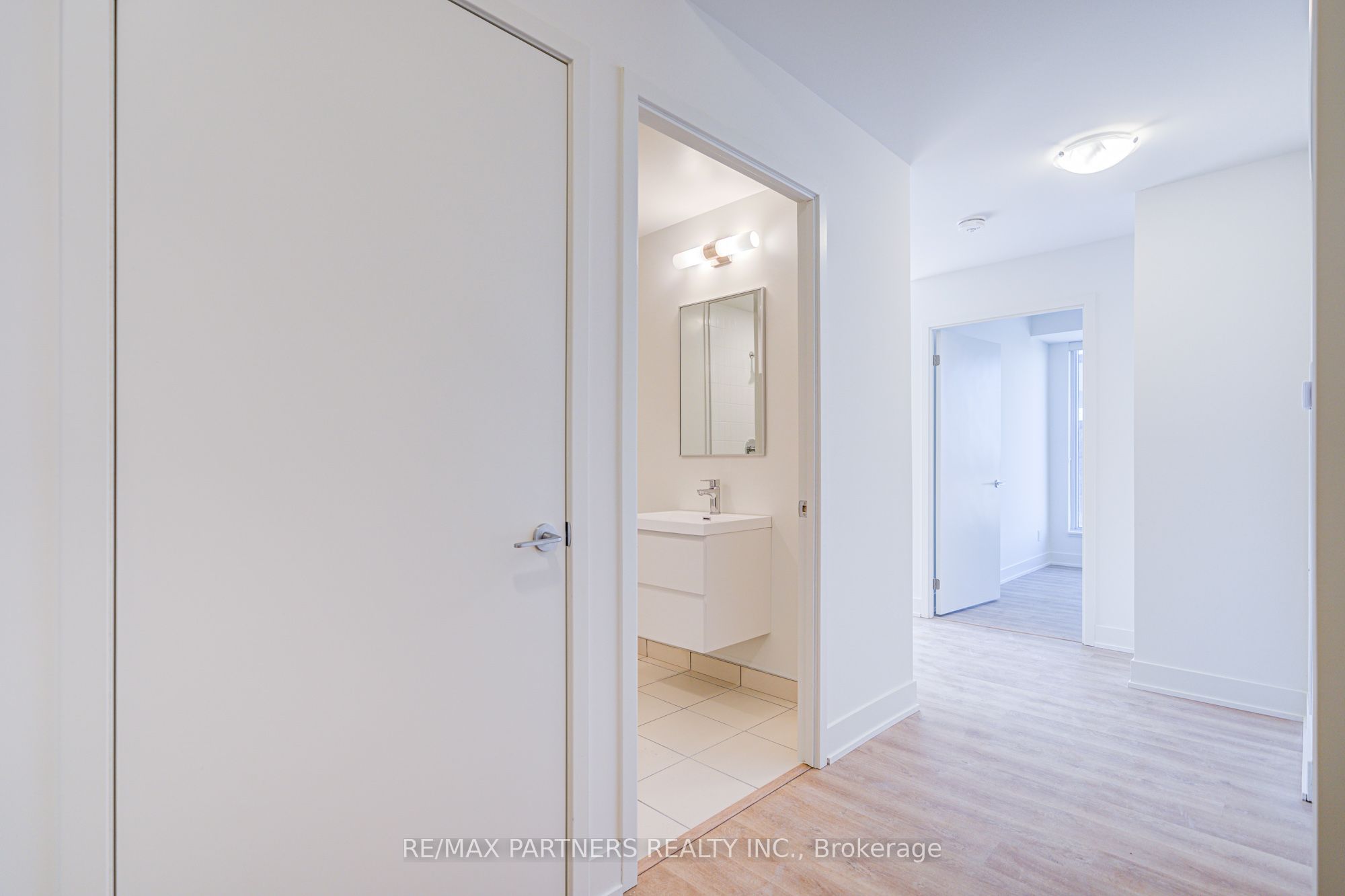 38 Andre de Grasse Street 1102, Markham, ON L6G 0H8 photo 2