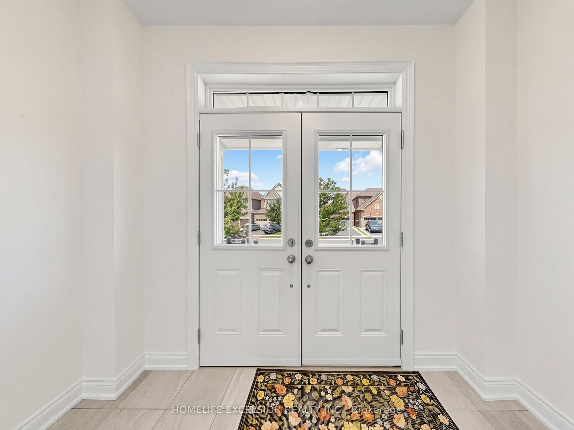 5 Manor Hampton Street, East Gwillimbury, ON L9N 0R1 photo 3