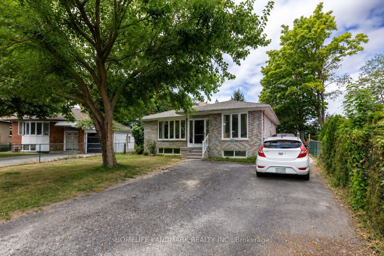 34 Gentry Crescent, Richmond Hill, ON L4C 2G9 photo 2