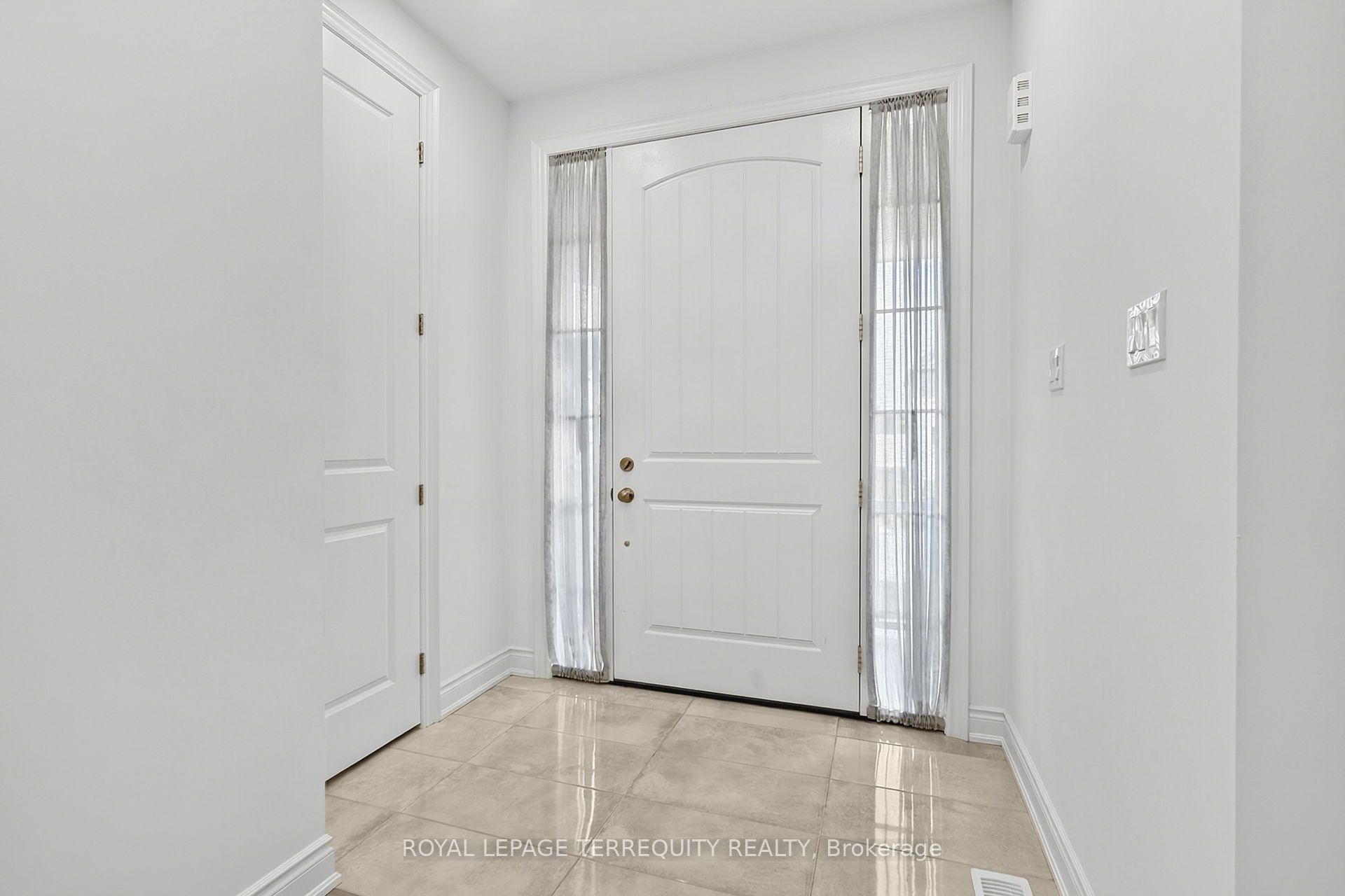 9 Kiernan Crescent N, New Tecumseth, ON L9R 0V4 photo 3