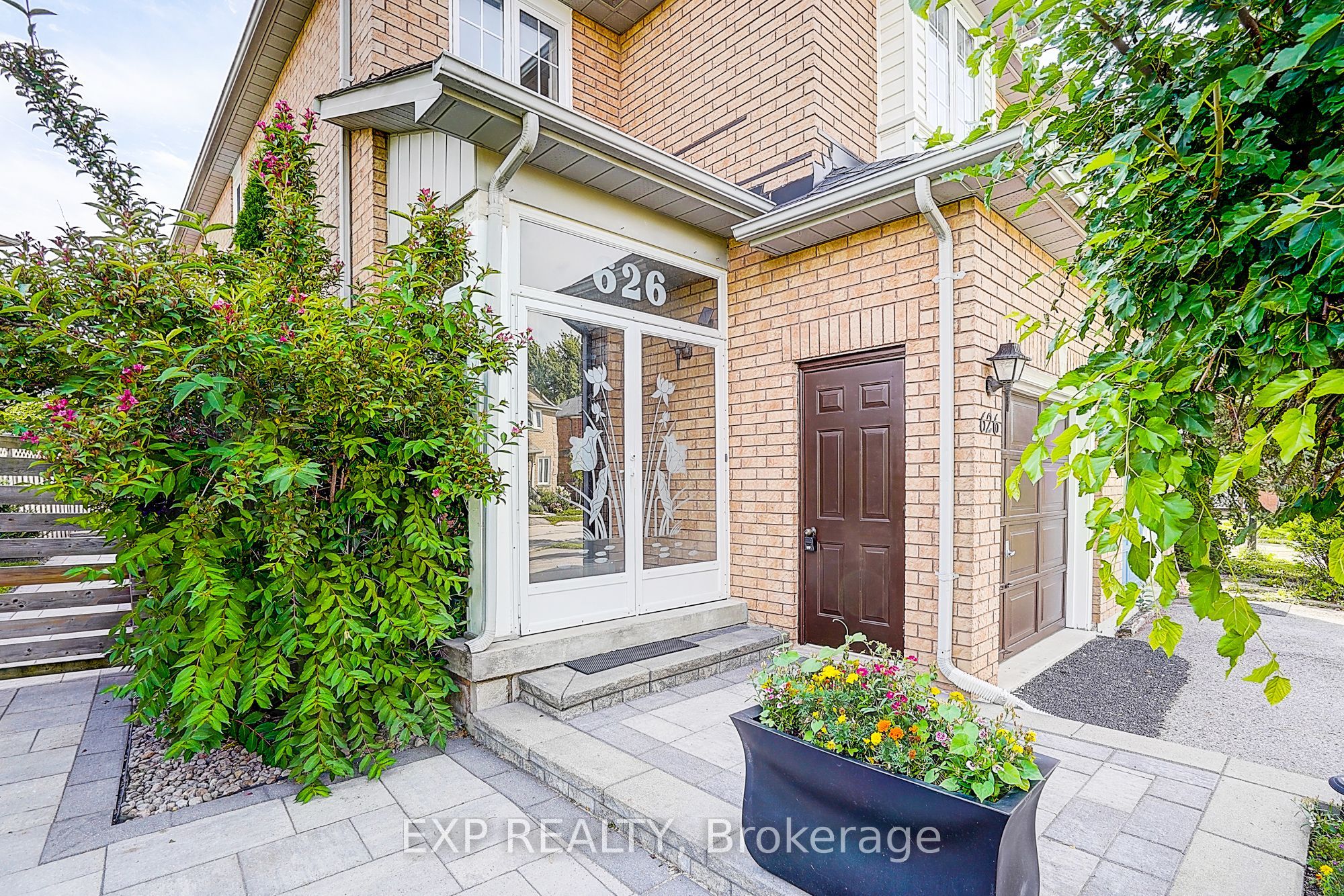 626 Walpole Crescent, Newmarket, ON L3X 2B4 photo 2