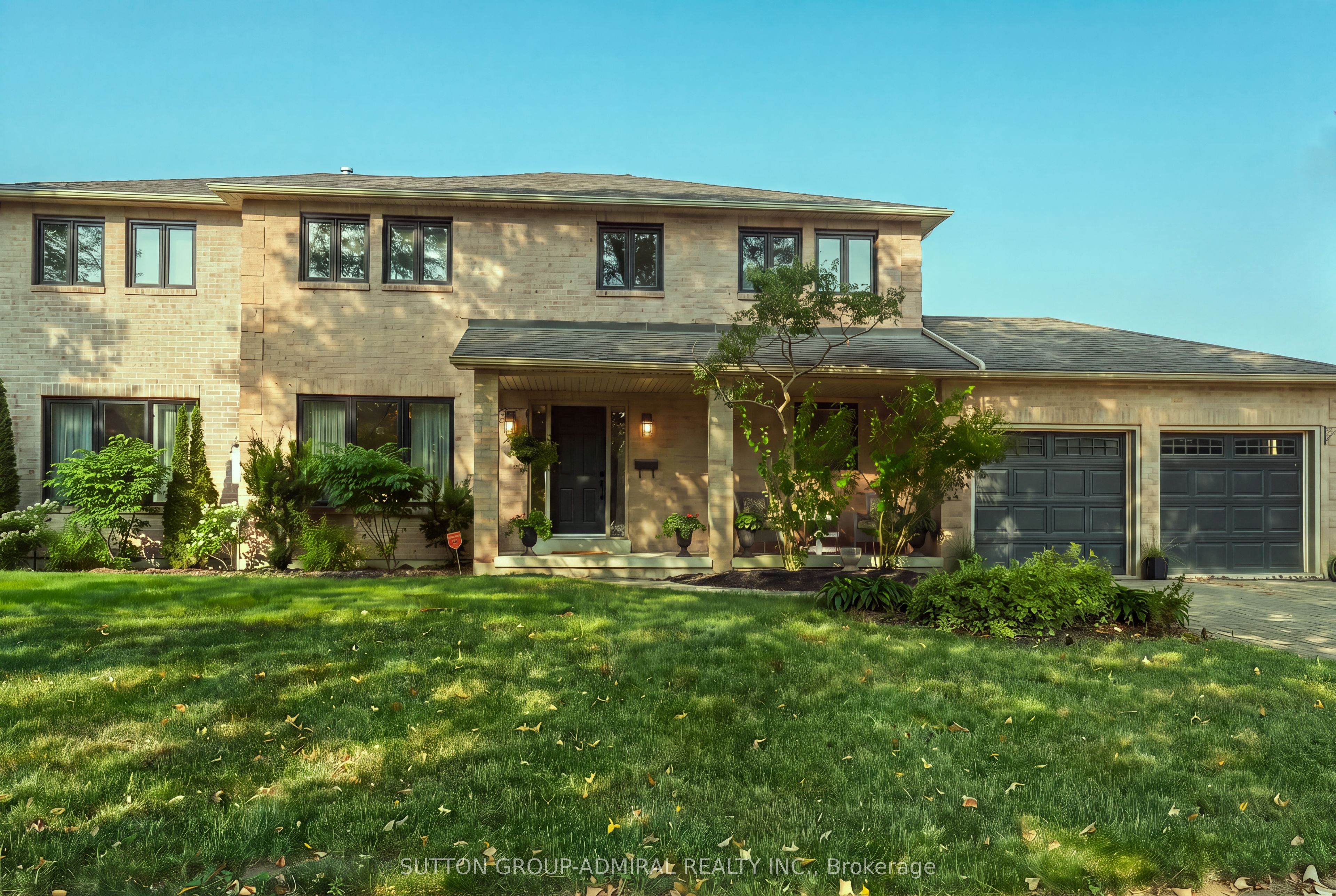 90 Brillinger Street, Richmond Hill, ON L4C 8Y3