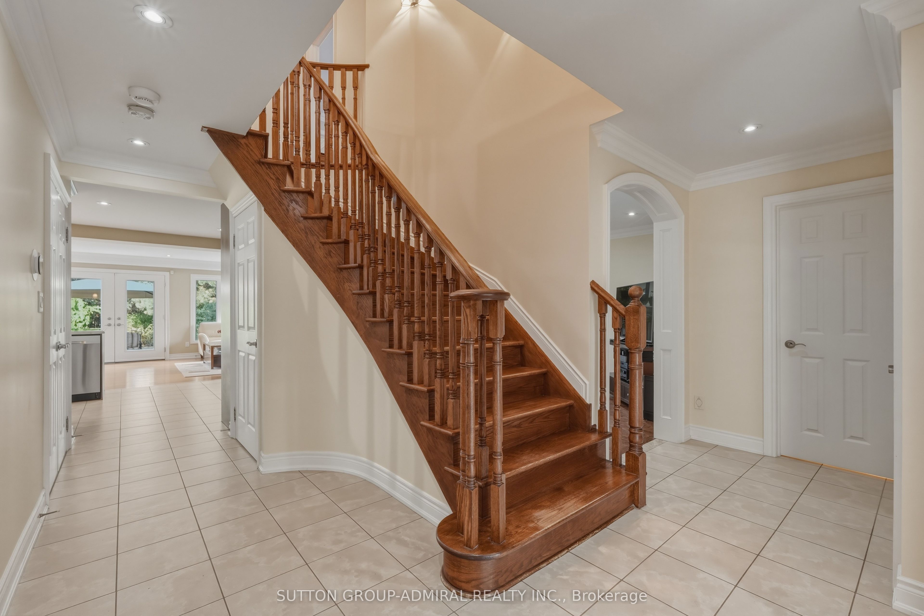 90 Brillinger Street, Richmond Hill, ON L4C 8Y3 photo 4