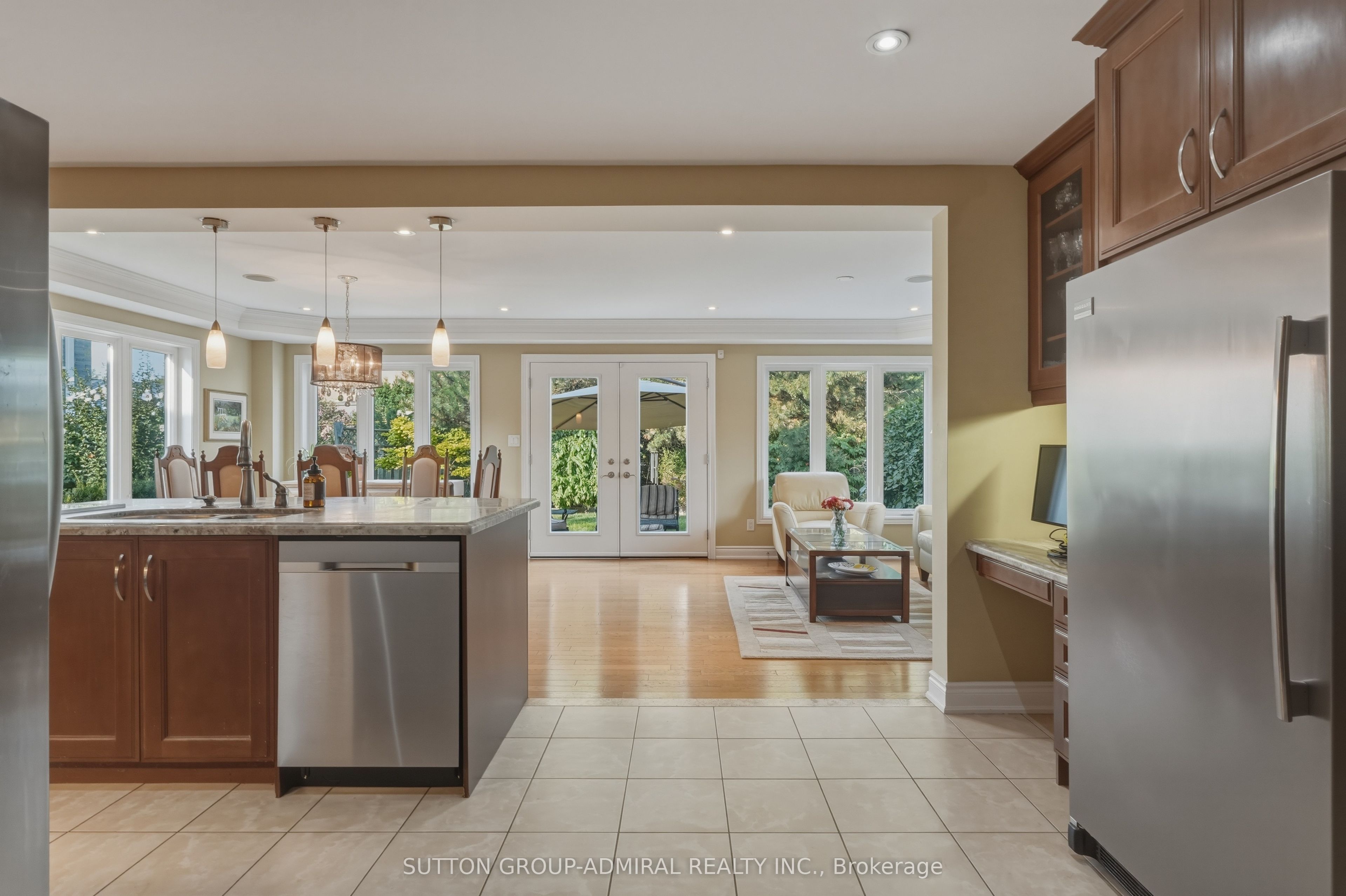 90 Brillinger Street, Richmond Hill, ON L4C 8Y3 photo 5