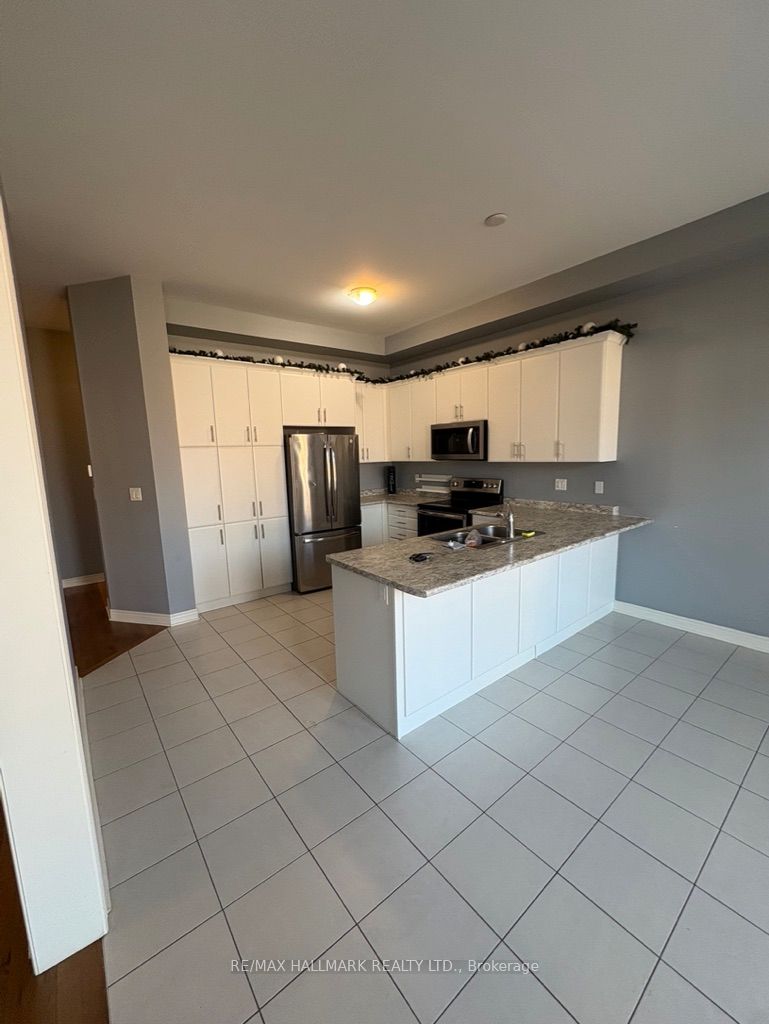 163 Inverness Way, Bradford West Gwillimbury, ON L3Z 0W6 photo 4
