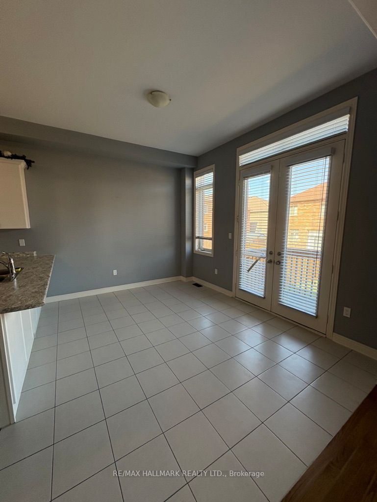 163 Inverness Way, Bradford West Gwillimbury, ON L3Z 0W6 photo 5