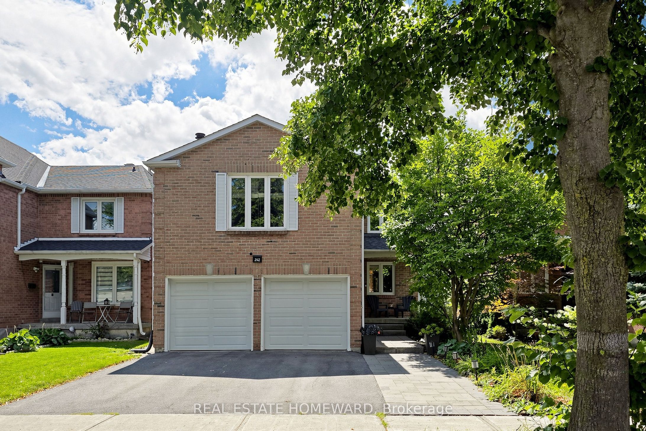 242 Badessa Circle, Vaughan, ON L4J 6C7 photo 2