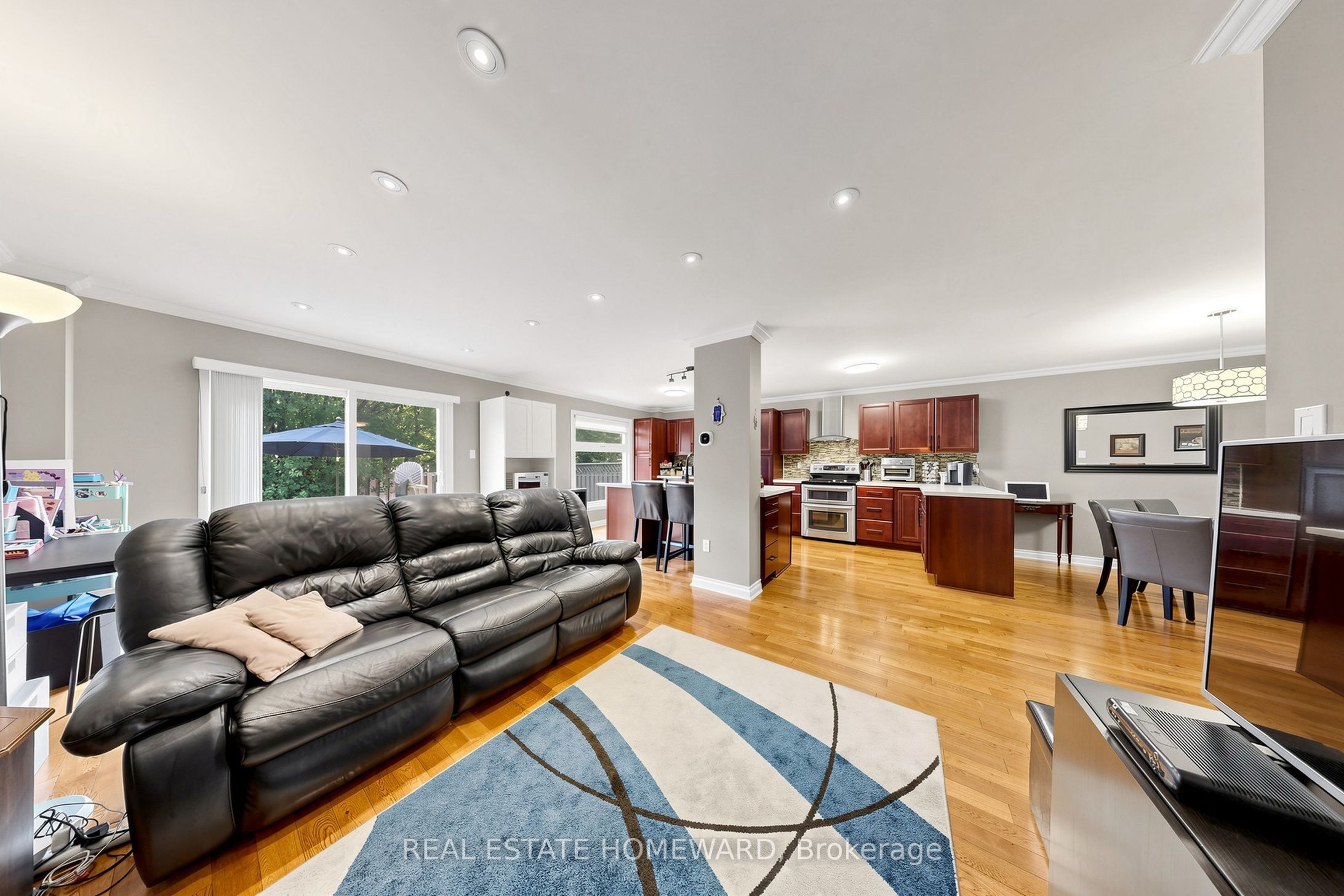 242 Badessa Circle, Vaughan, ON L4J 6C7 photo 4