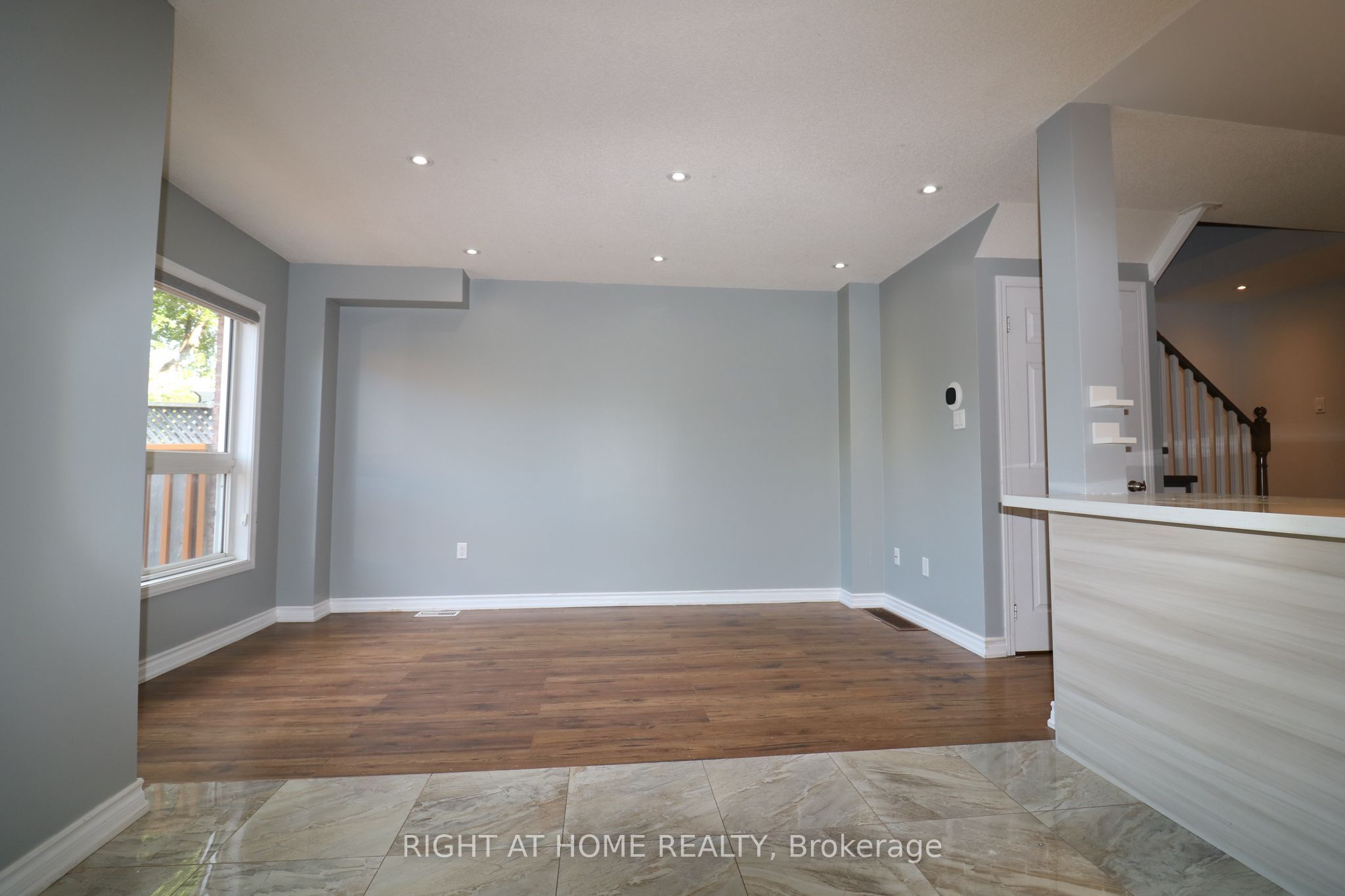 497 Ainsworth Drive E, Newmarket, ON L3Y 8R6 photo 5