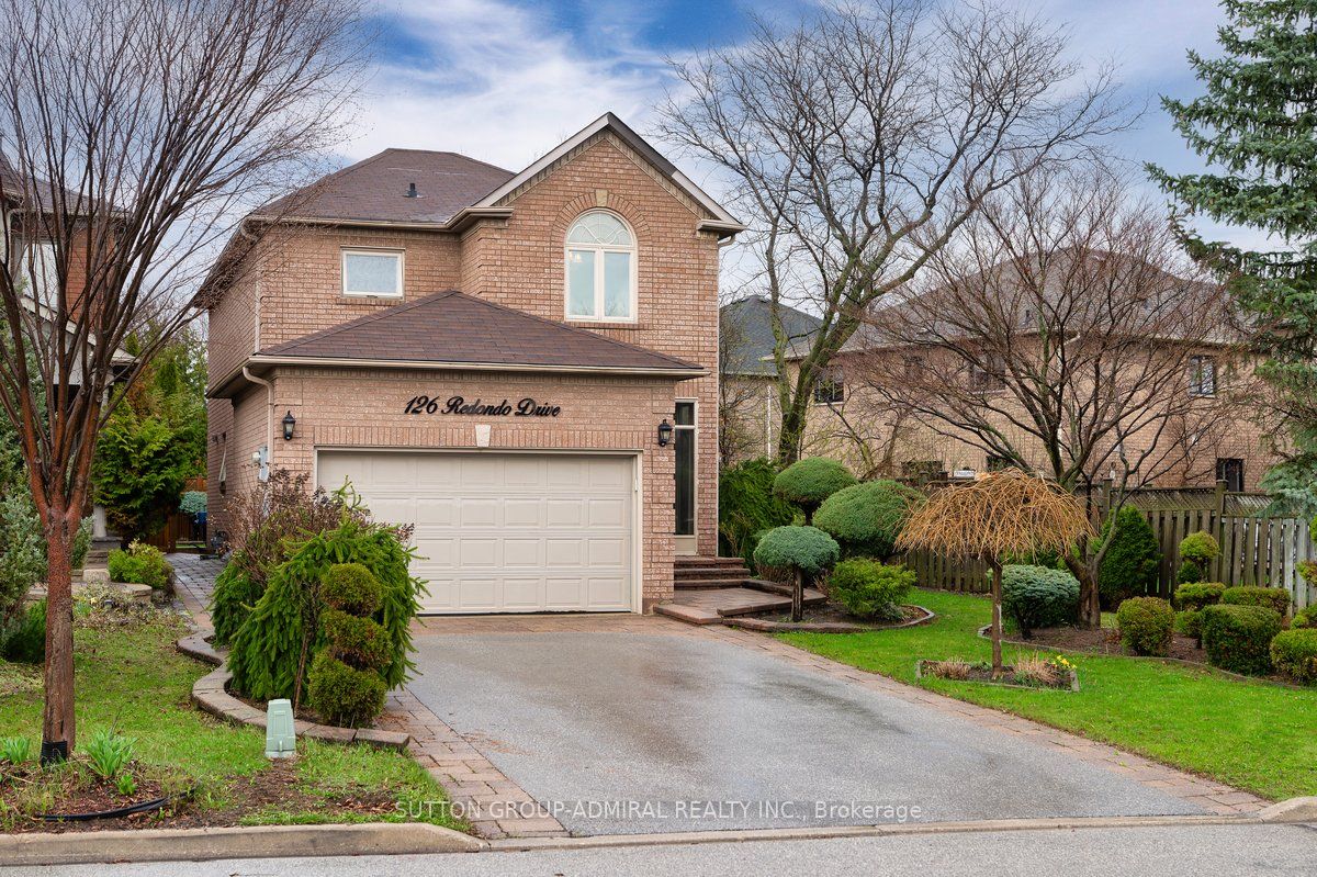 126 Redondo Drive E, Vaughan, ON L4J 7S5