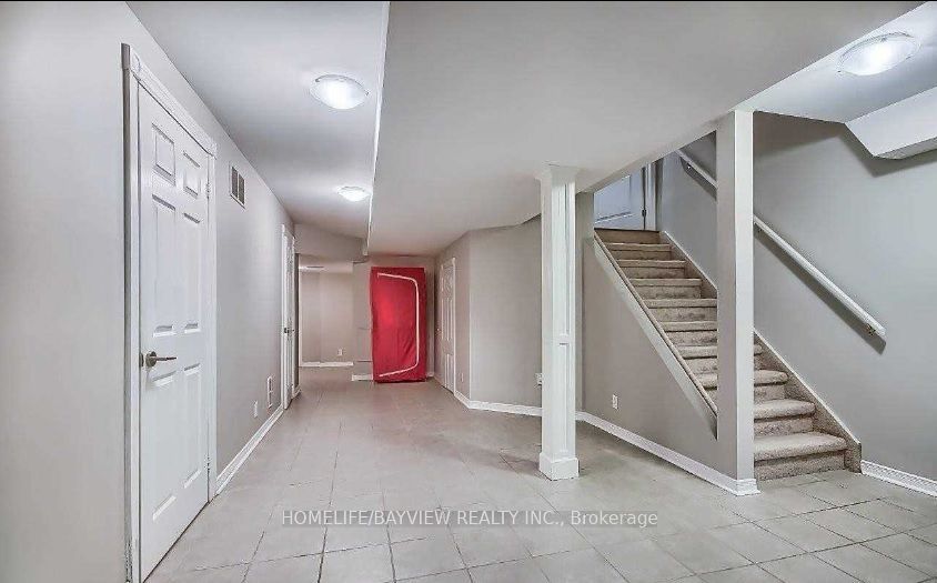 95 Nantucket Drive (BSMNT), Richmond Hill, ON L4E 3X4 photo 2
