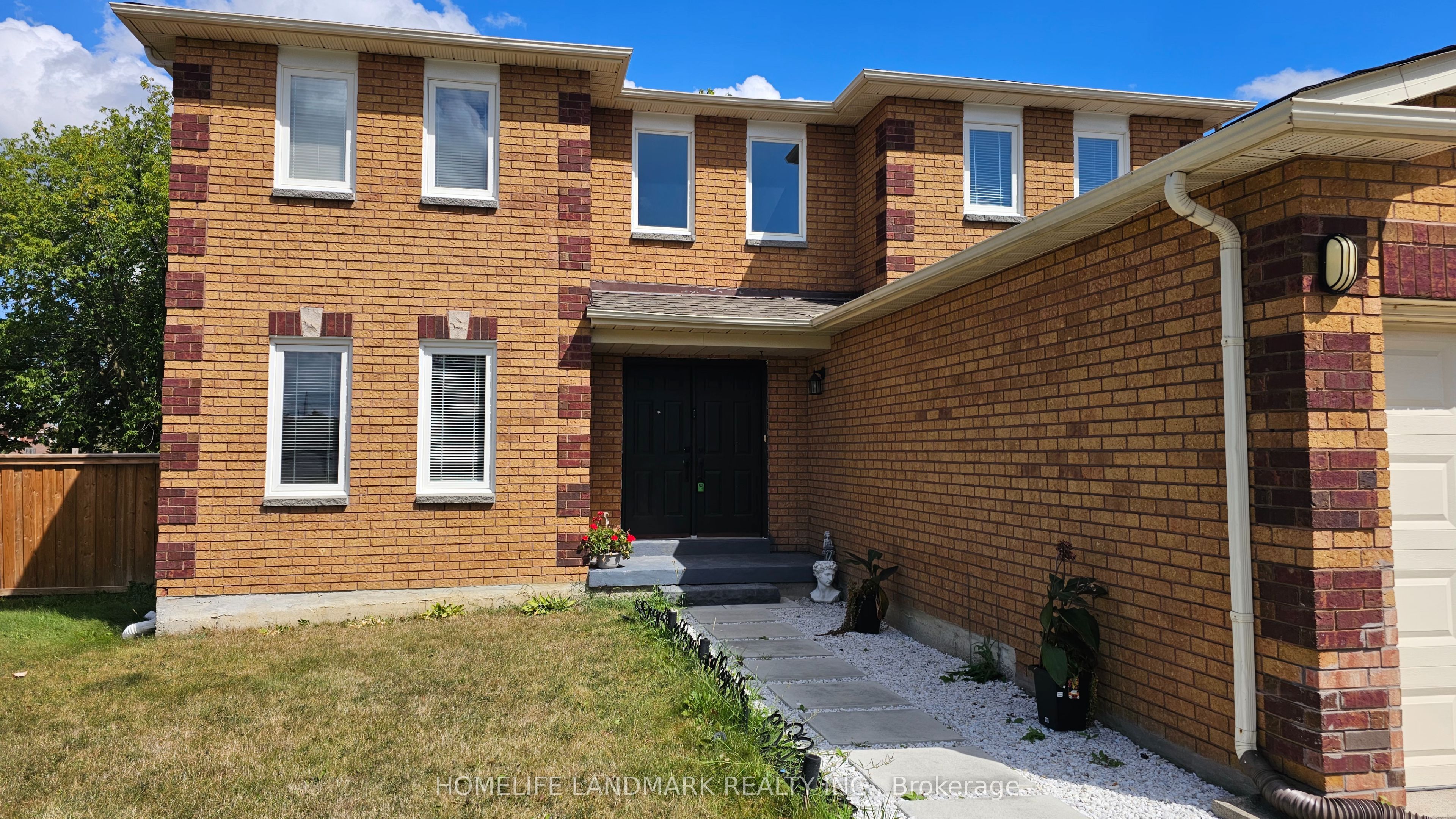 93 Yorkland Street, Richmond Hill, ON L4C 9Z5 photo 2