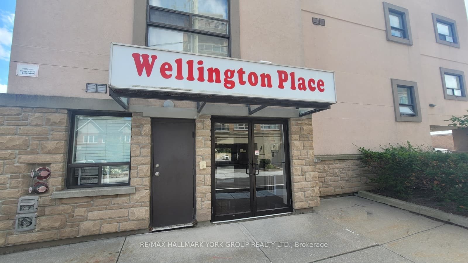 14 Wellington Street E 310, Aurora, ON L4G 1H5