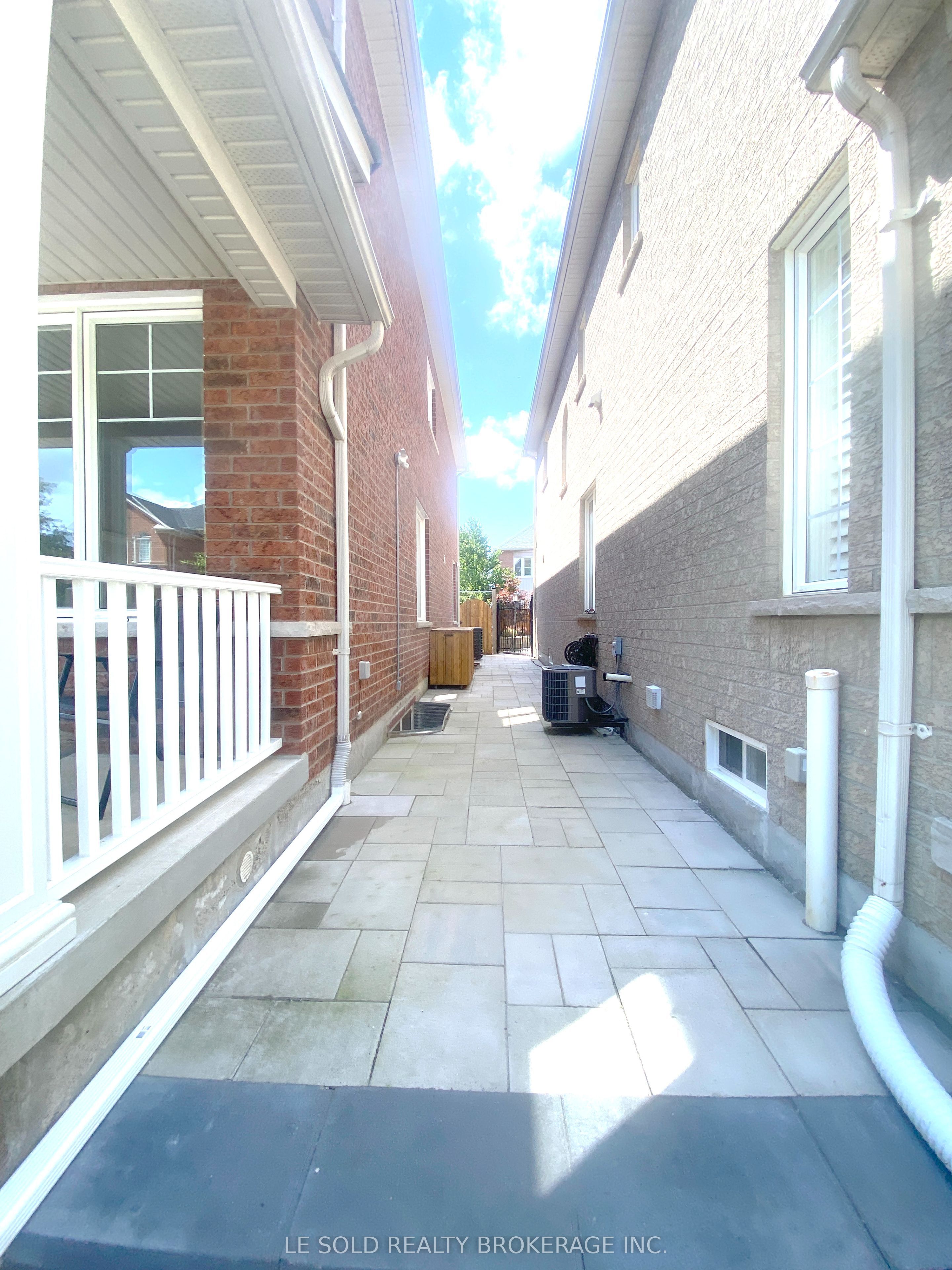56 Waite Crescent Bsmt, Whitchurch-Stouffville, ON L4A 0B8 photo 4