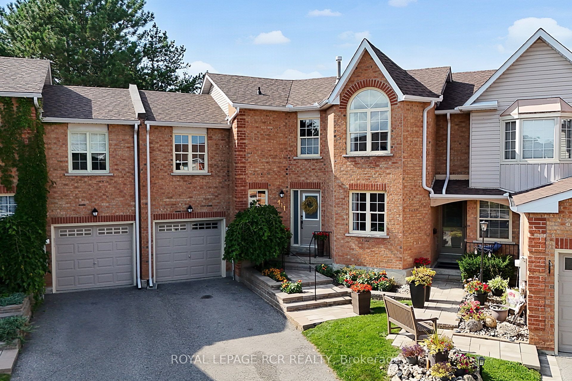 411 Butler Court, Aurora, ON L4G 6G8 photo 3