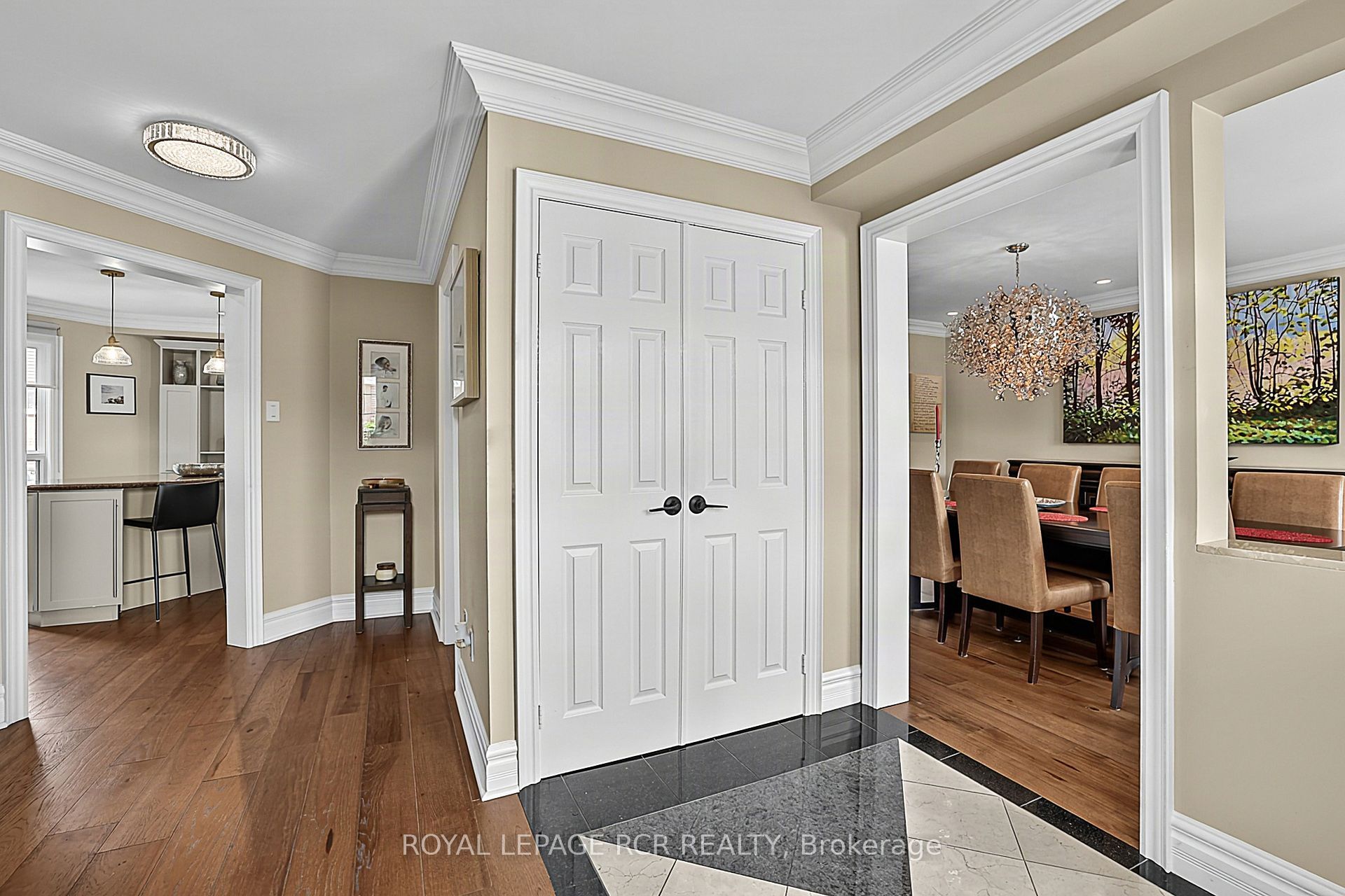 411 Butler Court, Aurora, ON L4G 6G8 photo 4
