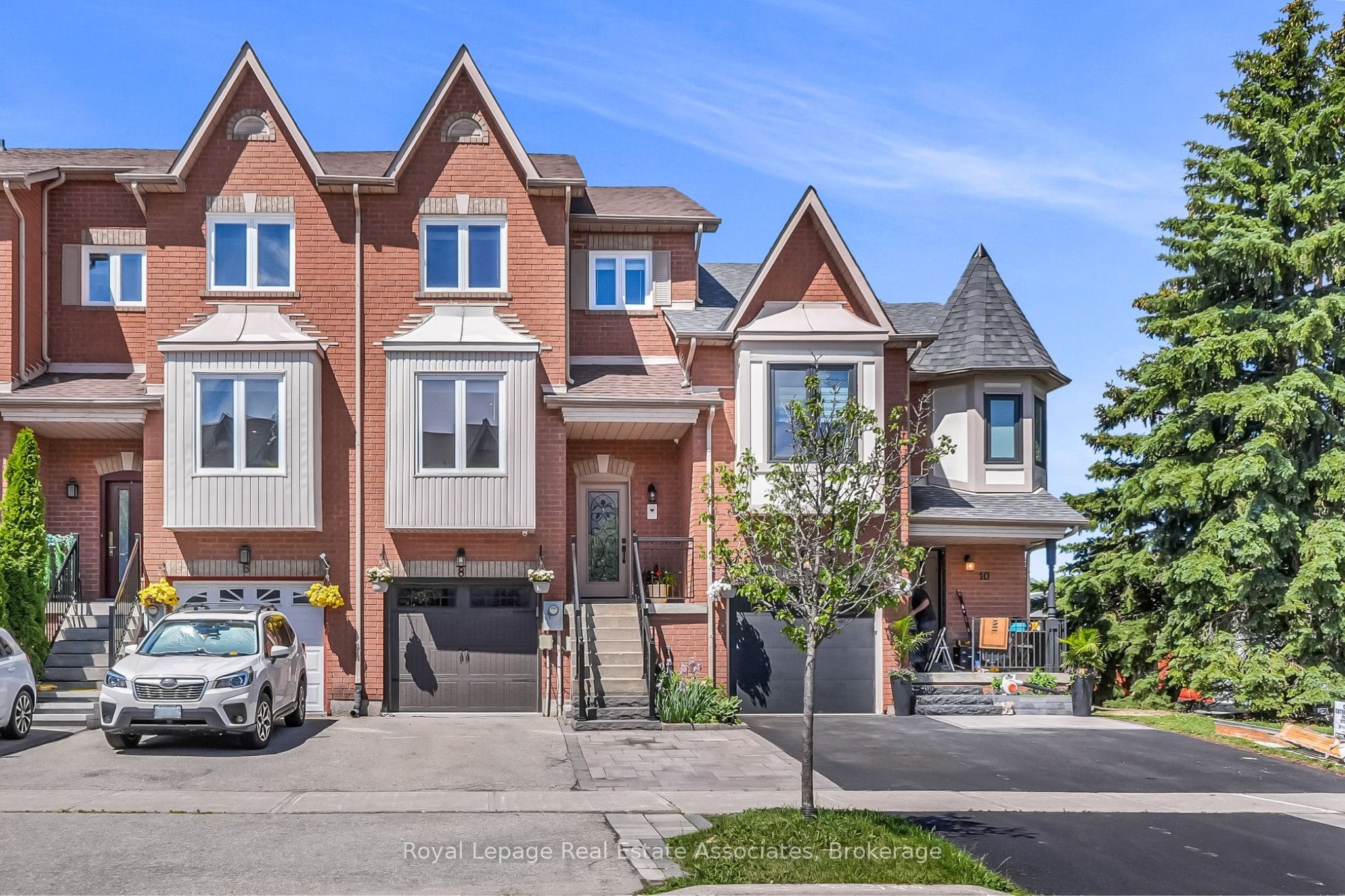 8 Prestwick Avenue, Vaughan, ON L6A 2B6