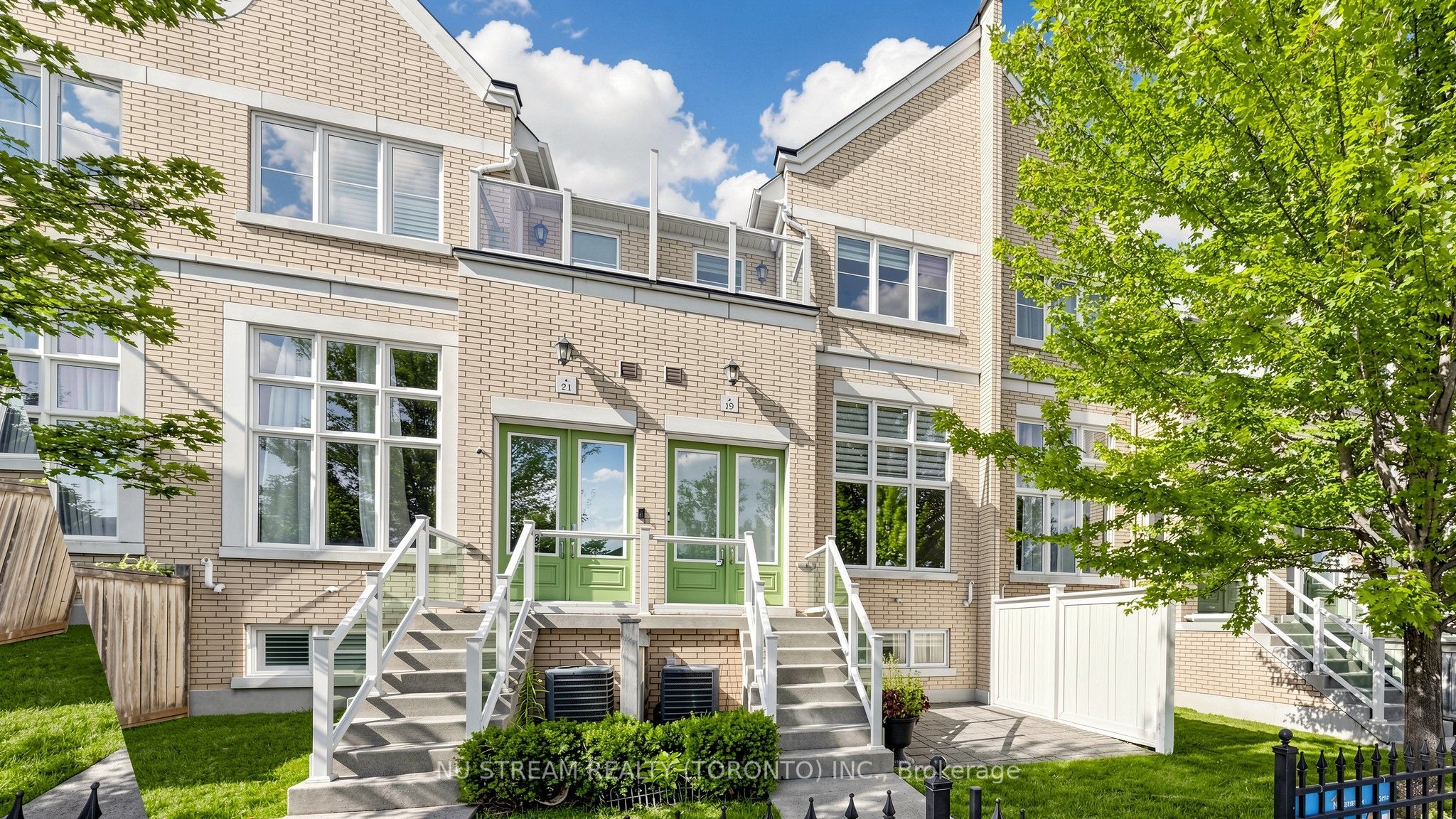 19 Maytime Way 15, Markham, ON L6C 0N5