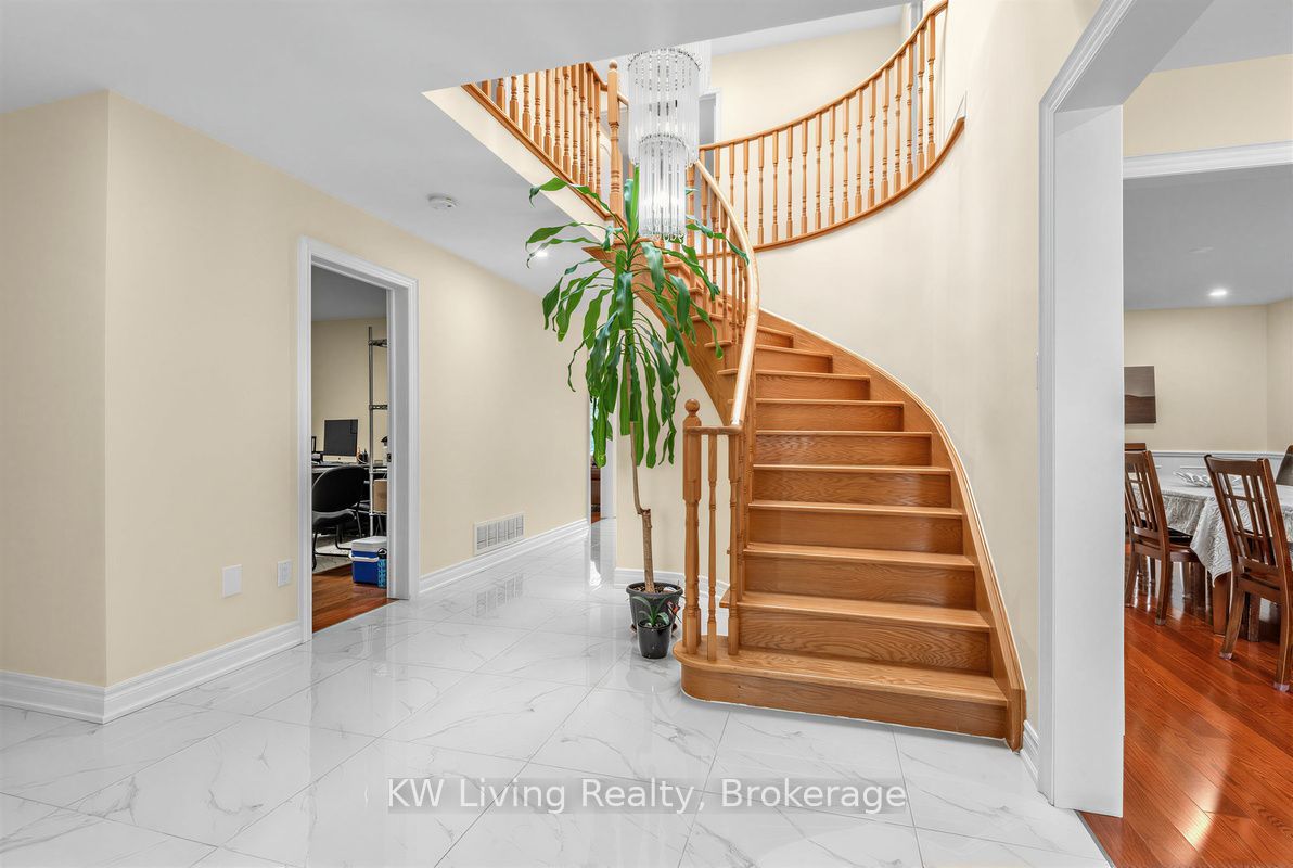 7570 Kipling Avenue, Vaughan, ON L4L 1Y4 photo 4
