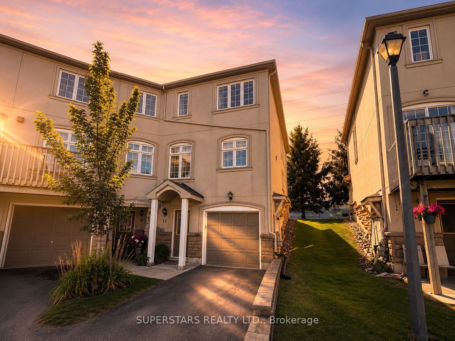 10 Post Oak Drive 18, Richmond Hill, ON L4E 4H8 photo 2