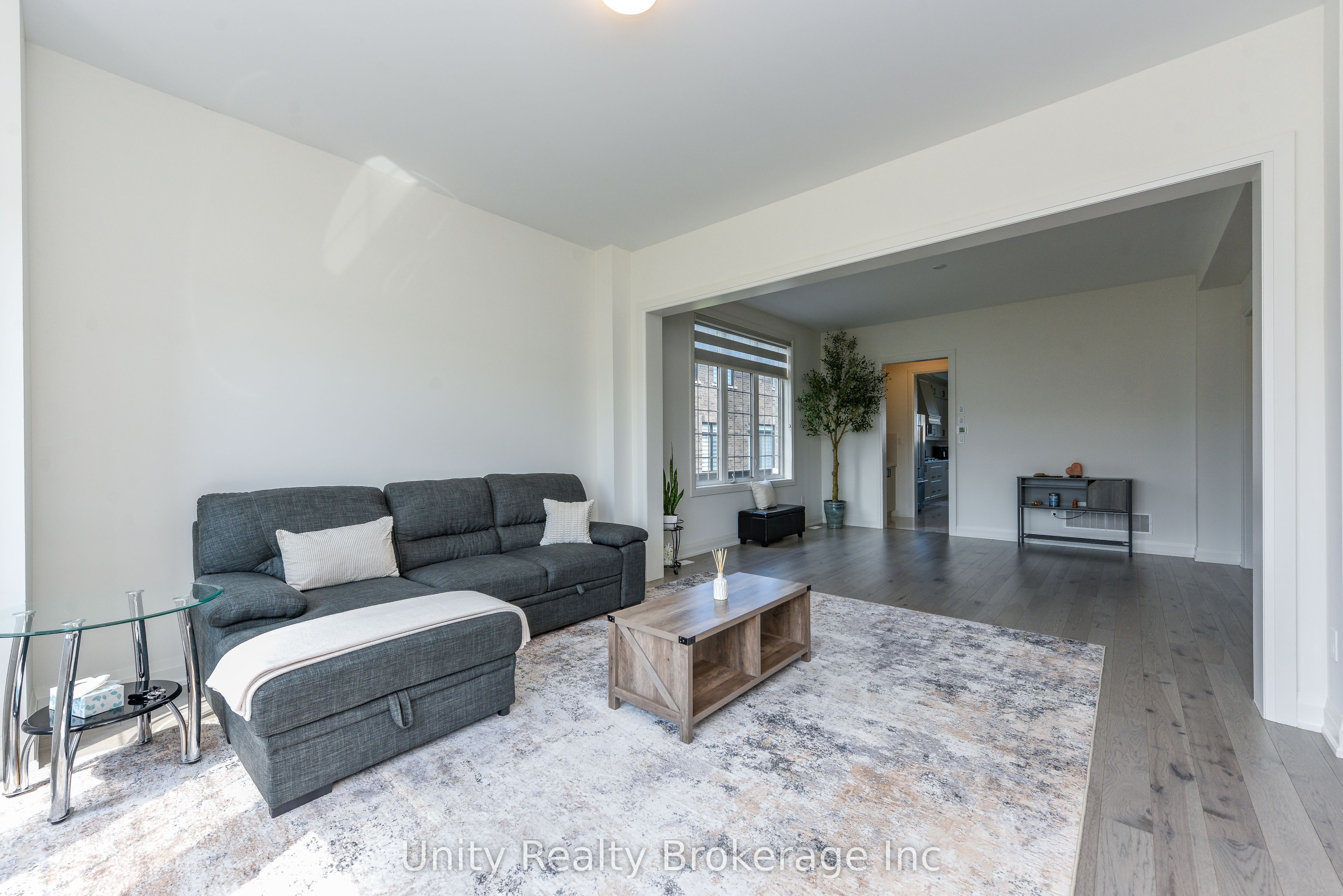 30 Magnolia Avenue N, Adjala-Tosorontio, ON L0G 1W0 photo 4