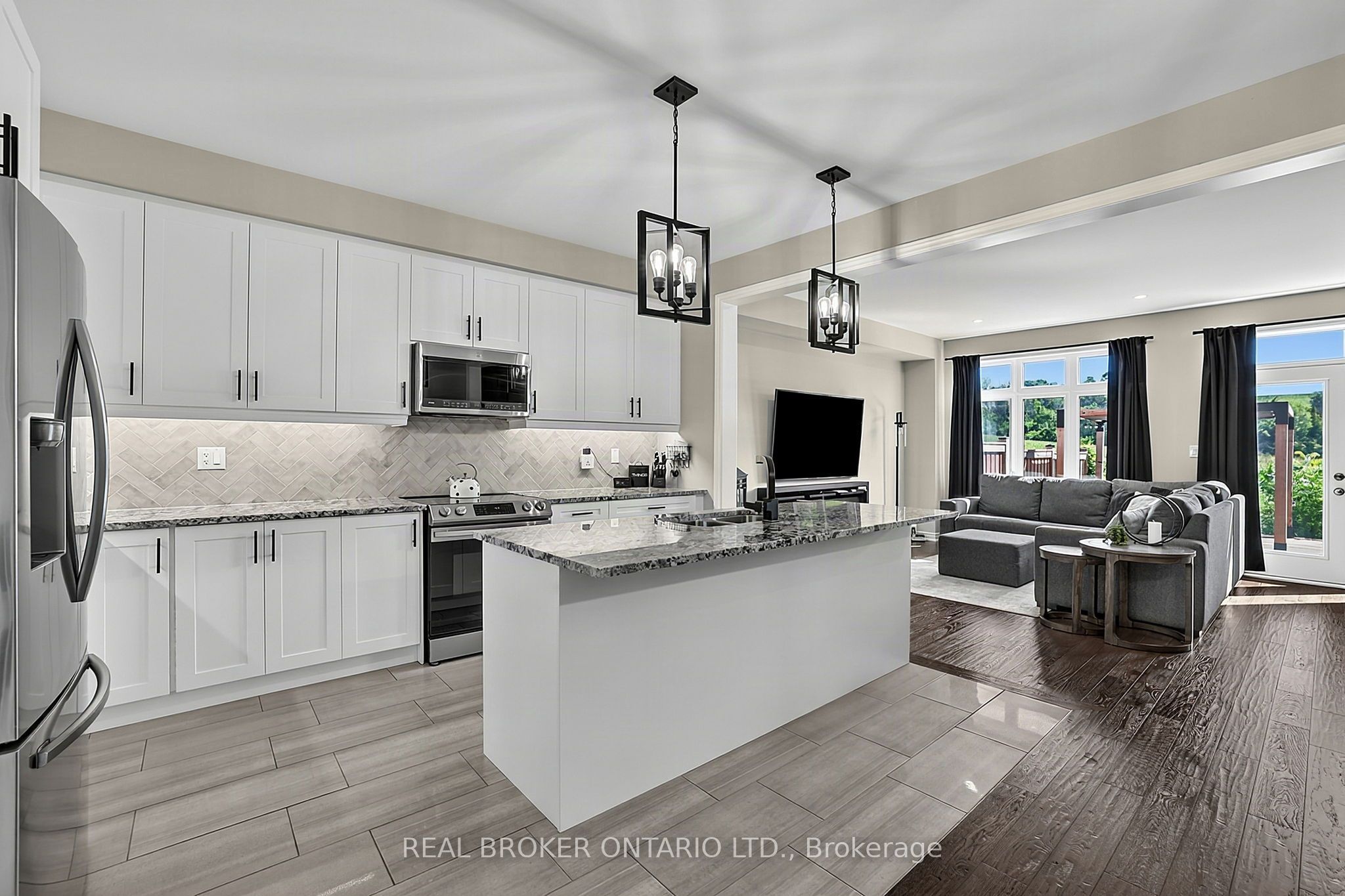 313 Silk Twist Drive, East Gwillimbury, ON L9N 0V4 photo 2