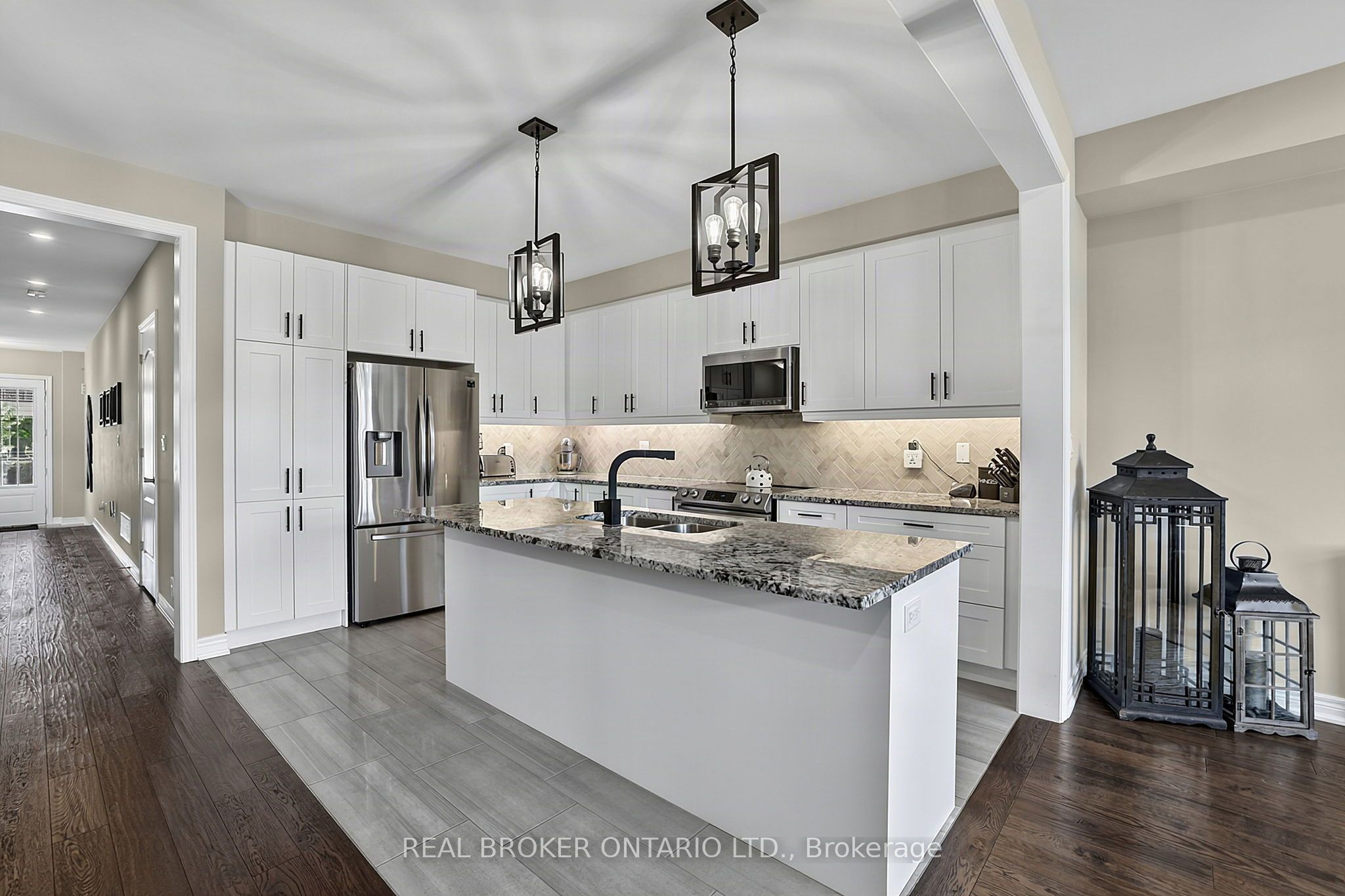 313 Silk Twist Drive, East Gwillimbury, ON L9N 0V4 photo 3