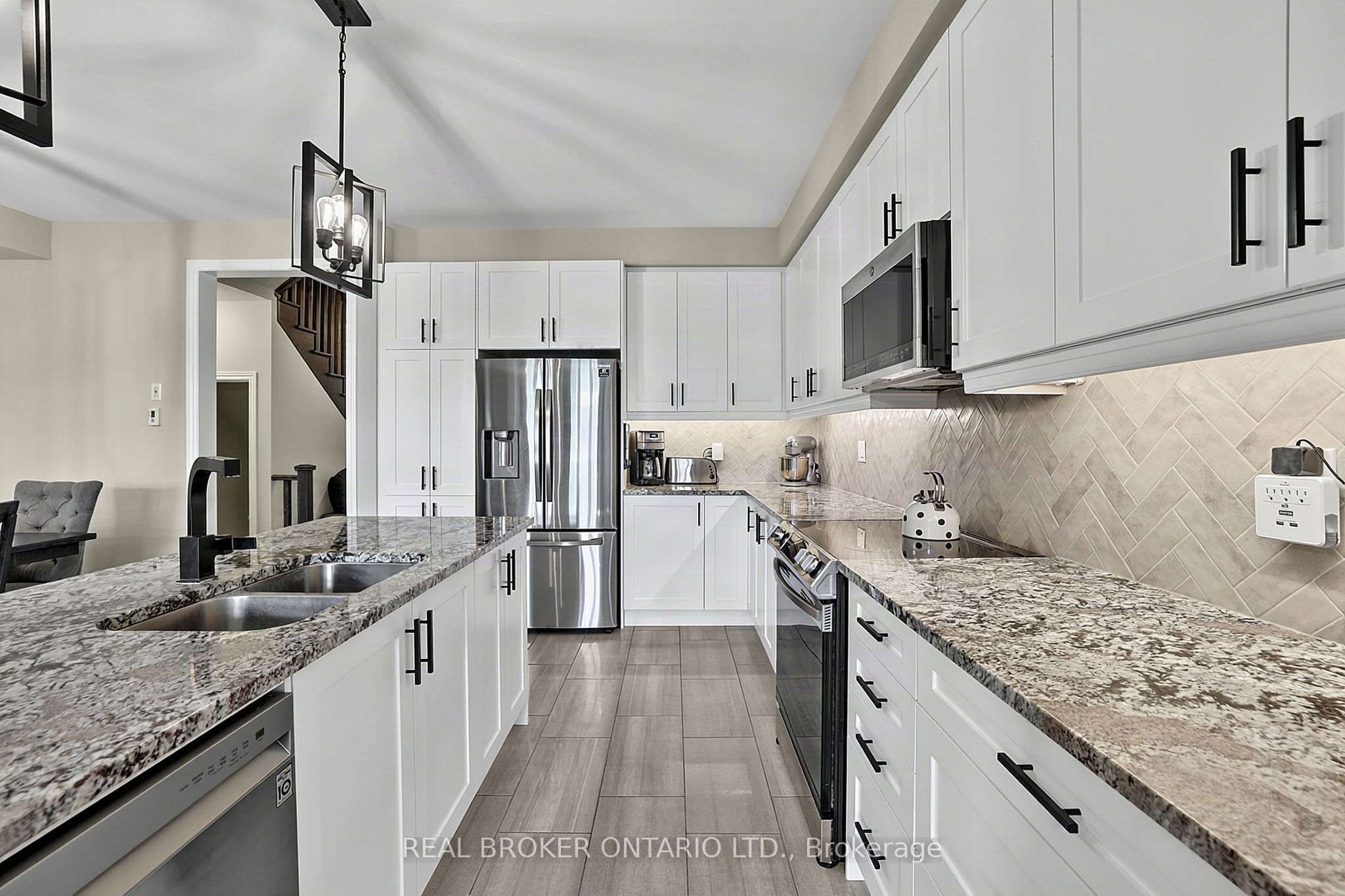 313 Silk Twist Drive, East Gwillimbury, ON L9N 0V4 photo 4