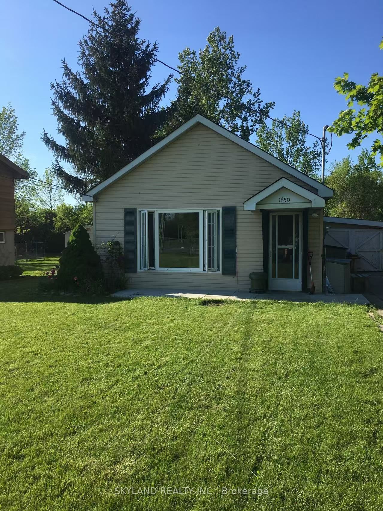 1650 Metro Road N, Georgina, ON L0E 1S0