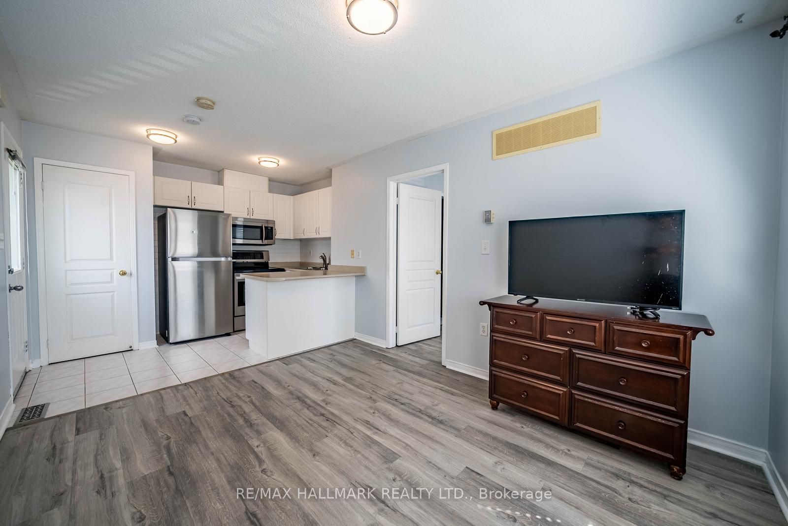 29 Hosta Avenue Coach House, Markham, ON L6B 0J9 photo 4