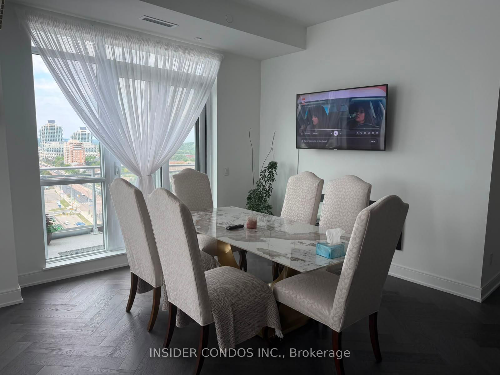 8888 Yonge Street 1402, Richmond Hill, ON L4C 6Z1 photo 2